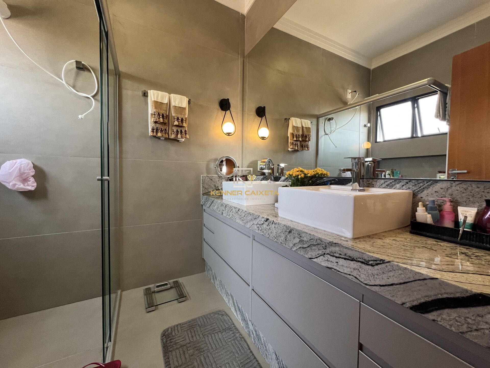 Casa à venda com 5 quartos, 300m² - Foto 9