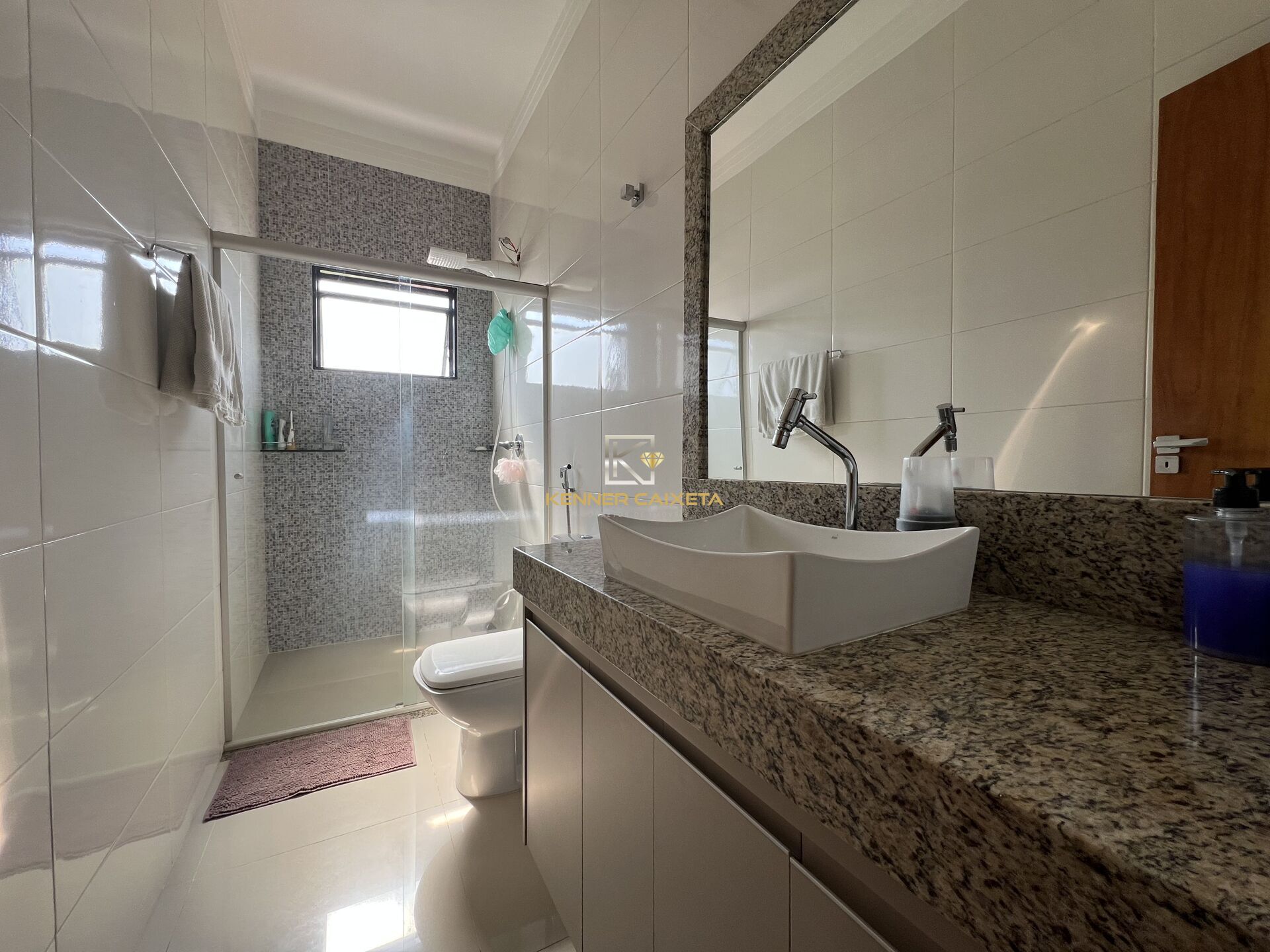 Casa à venda com 5 quartos, 300m² - Foto 11