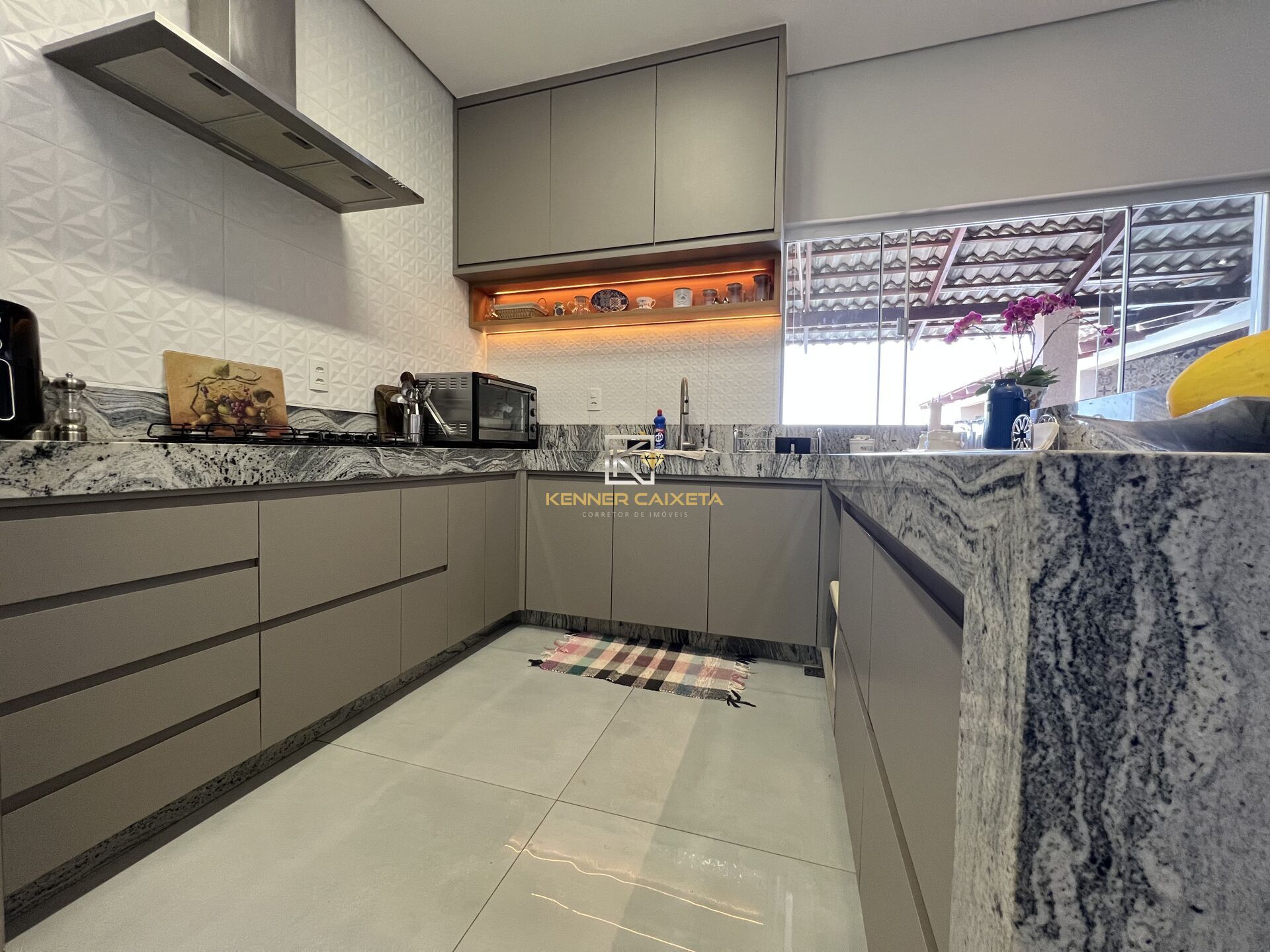 Casa à venda com 5 quartos, 300m² - Foto 12