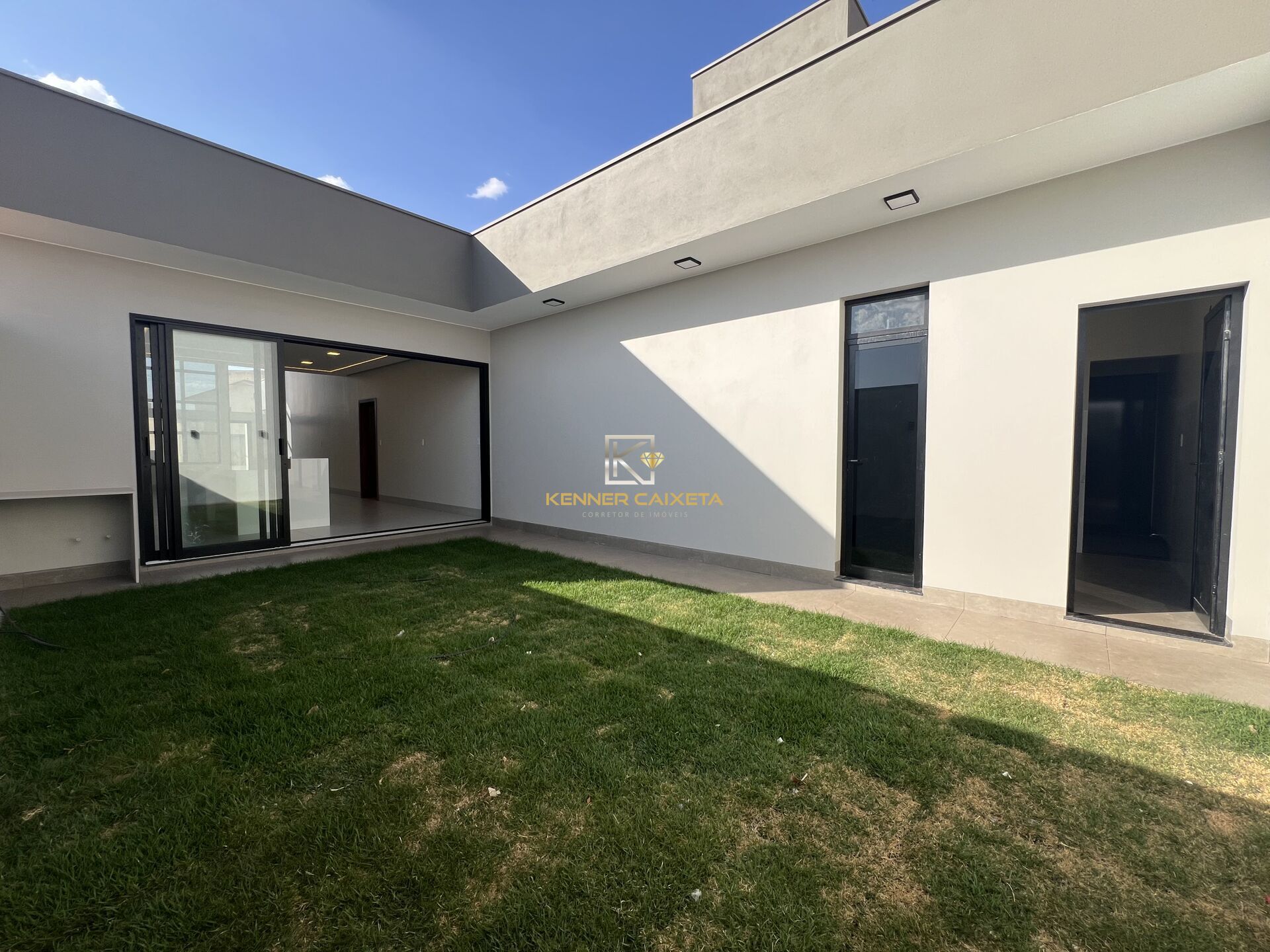 Casa à venda com 3 quartos, 200m² - Foto 8