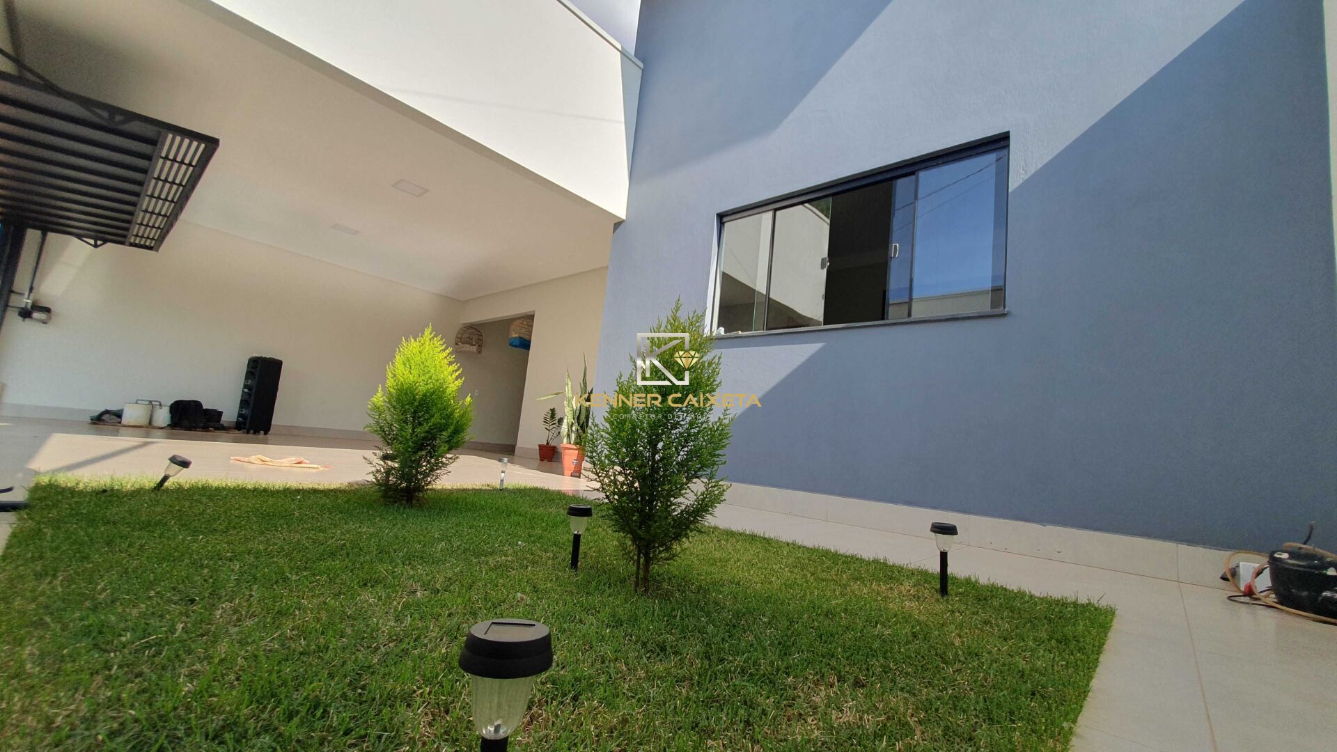 Casa à venda com 3 quartos, 185m² - Foto 1