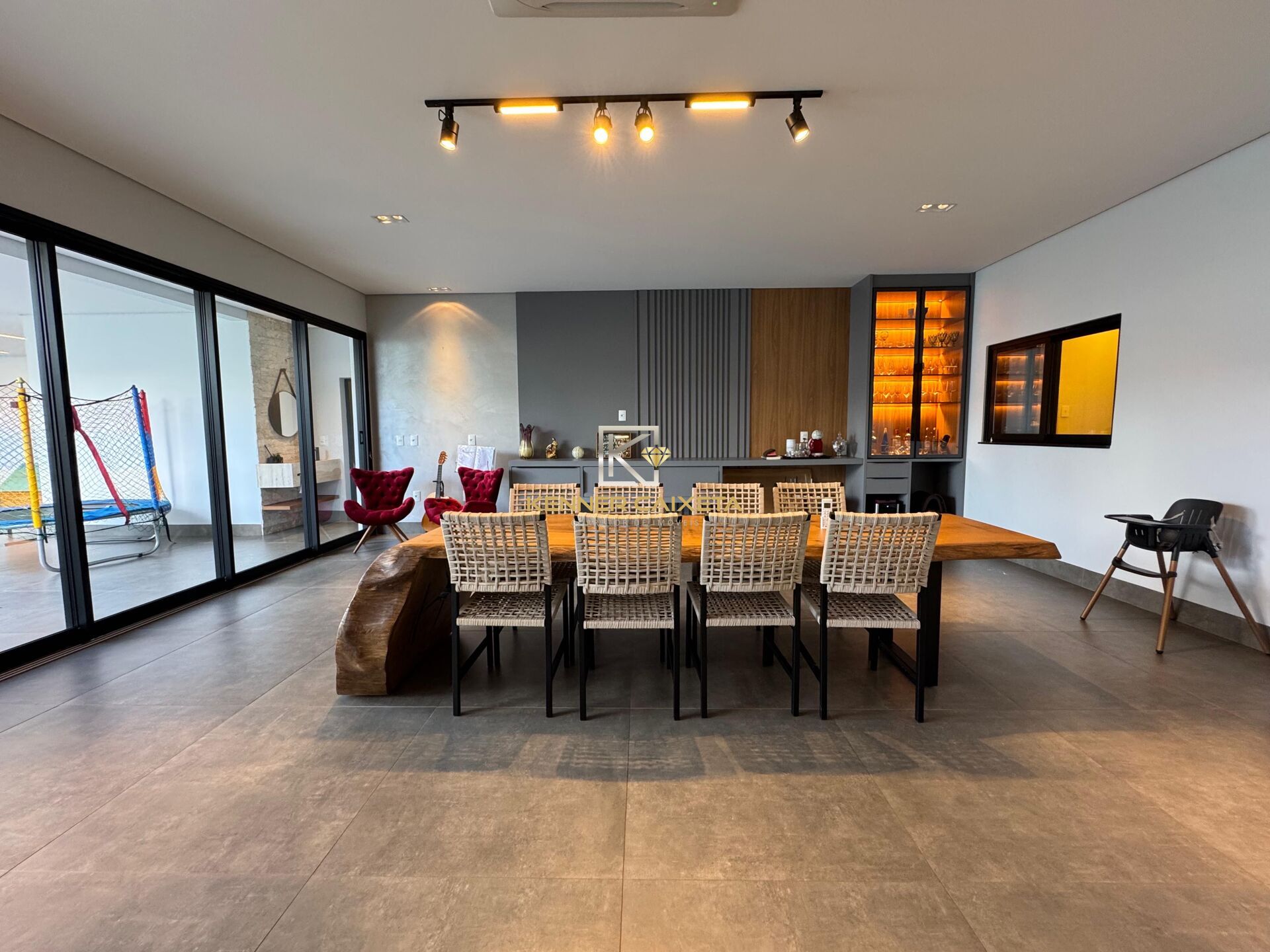 Casa, 3 quartos, 218 m² - Foto 3