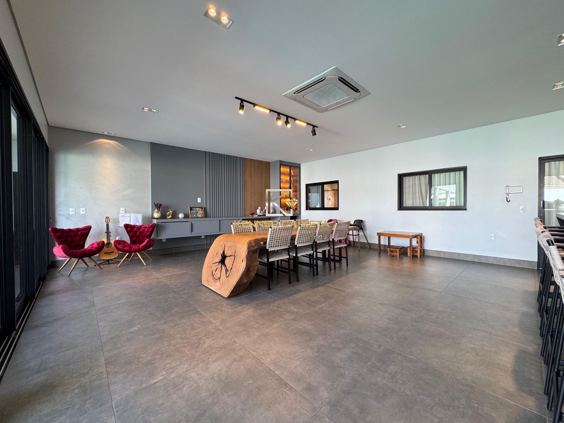 Casa, 3 quartos, 218 m² - Foto 4