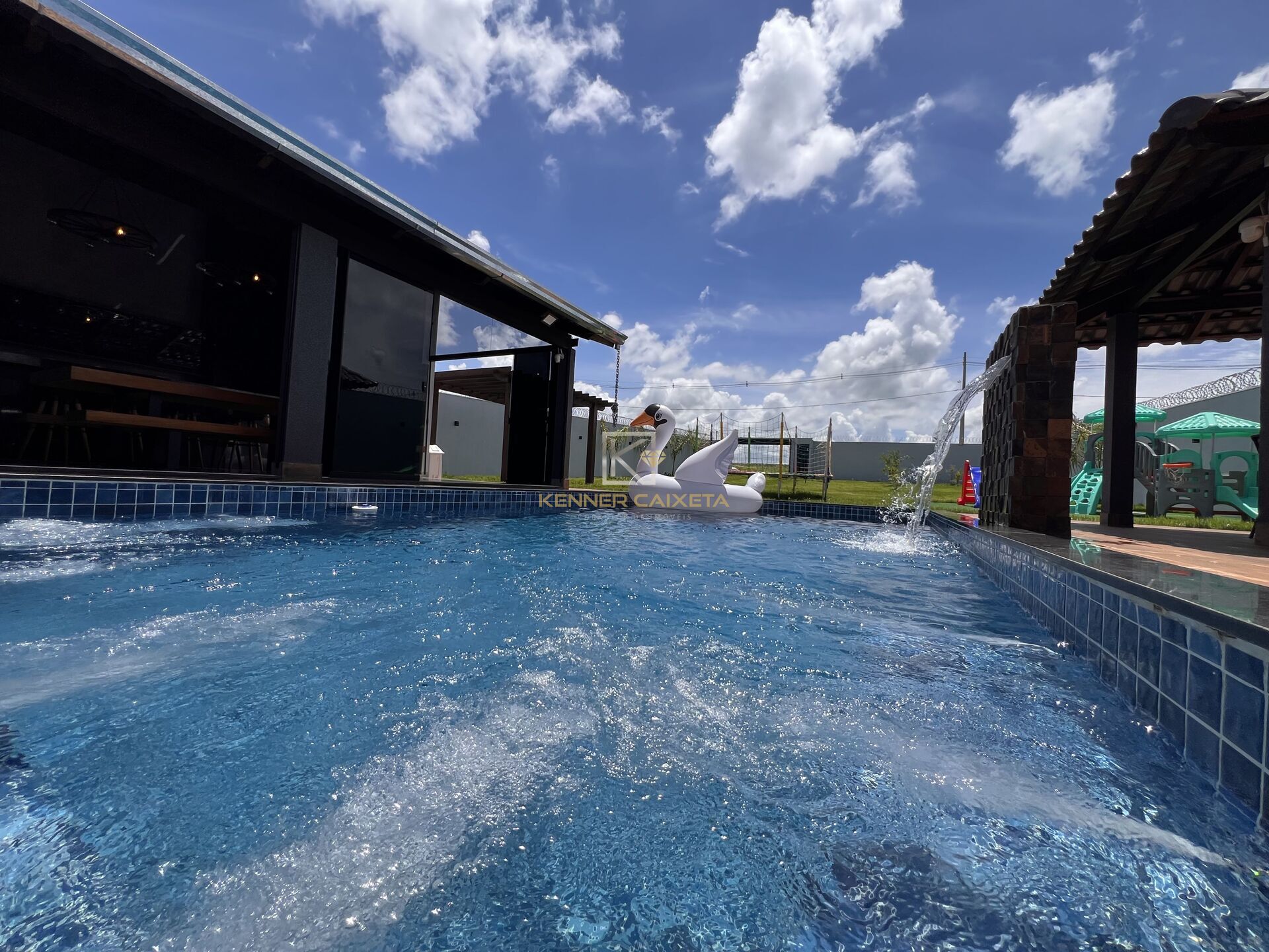 Chácara, 3 quartos, 1067 m² - Foto 2