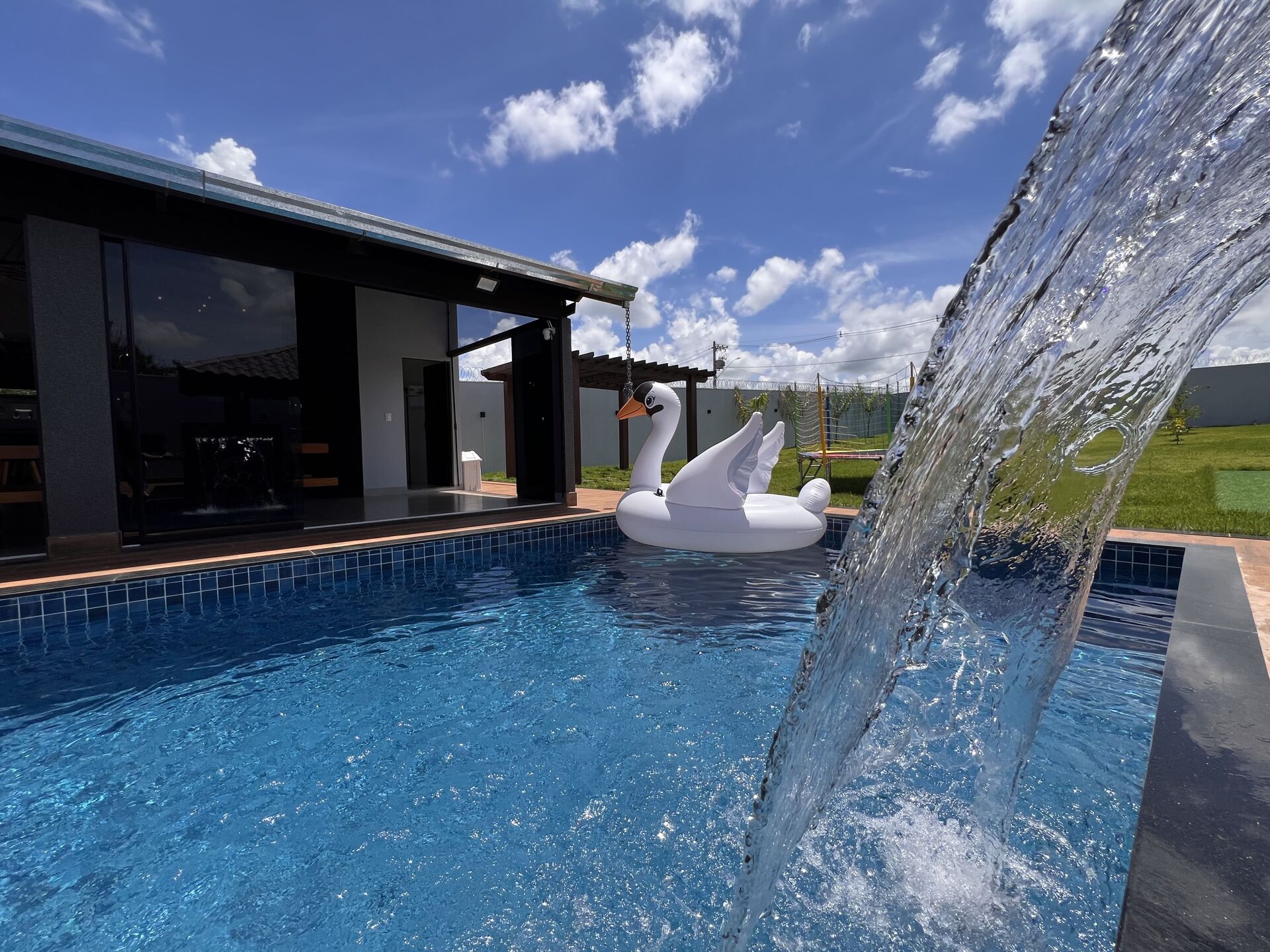 Chácara, 3 quartos, 1067 m² - Foto 1