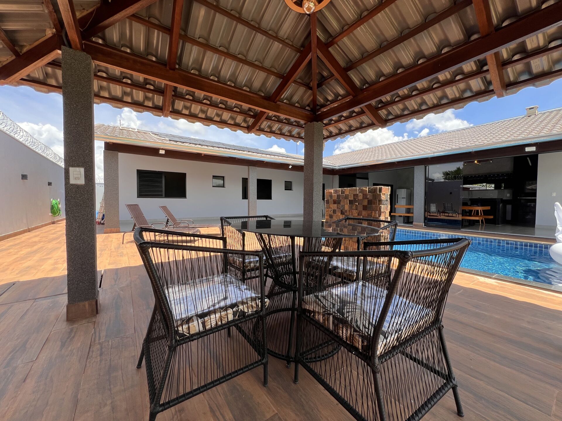 Chácara, 3 quartos, 1067 m² - Foto 3