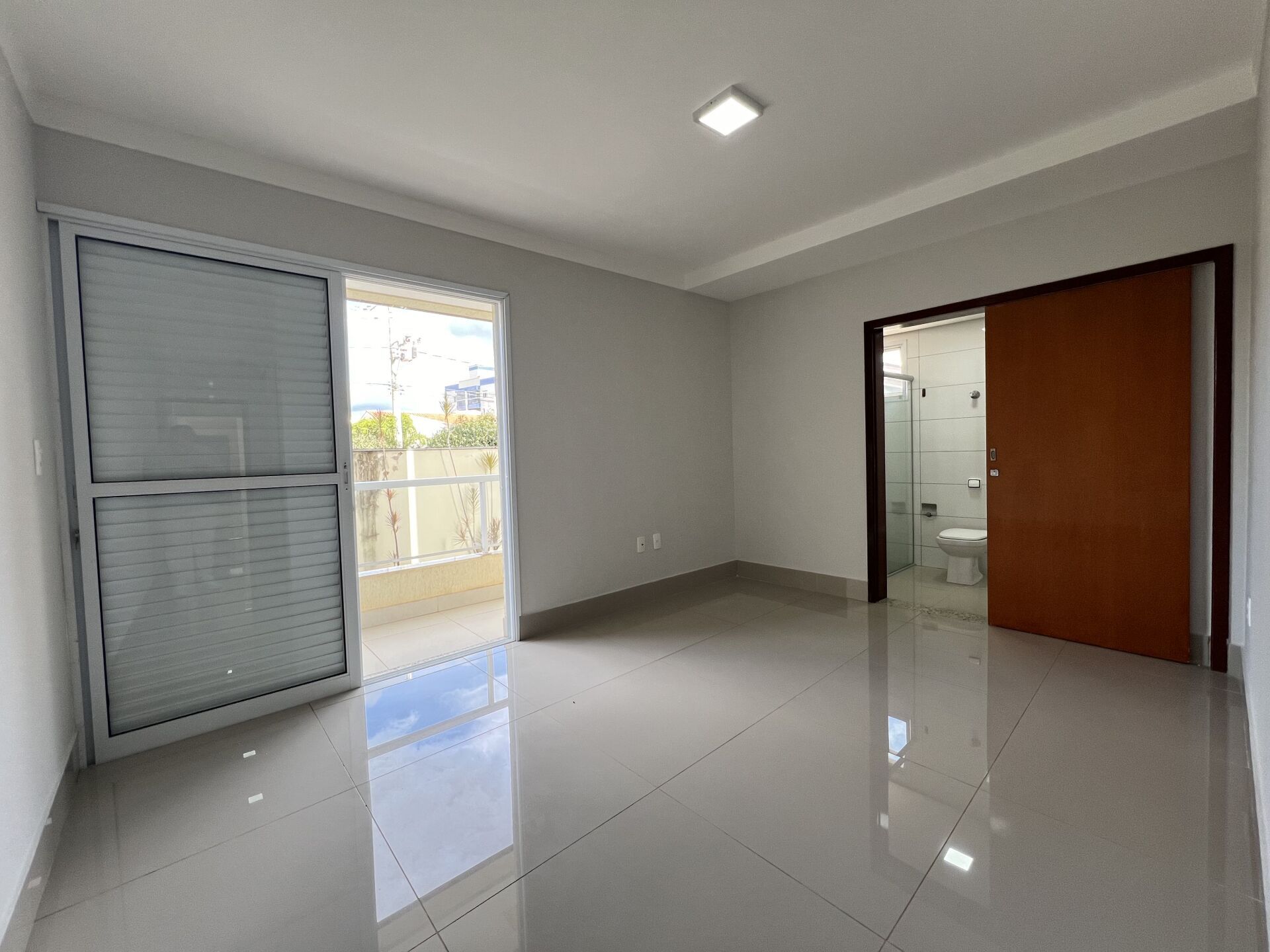 Apartamento à venda com 3 quartos, 107m² - Foto 8