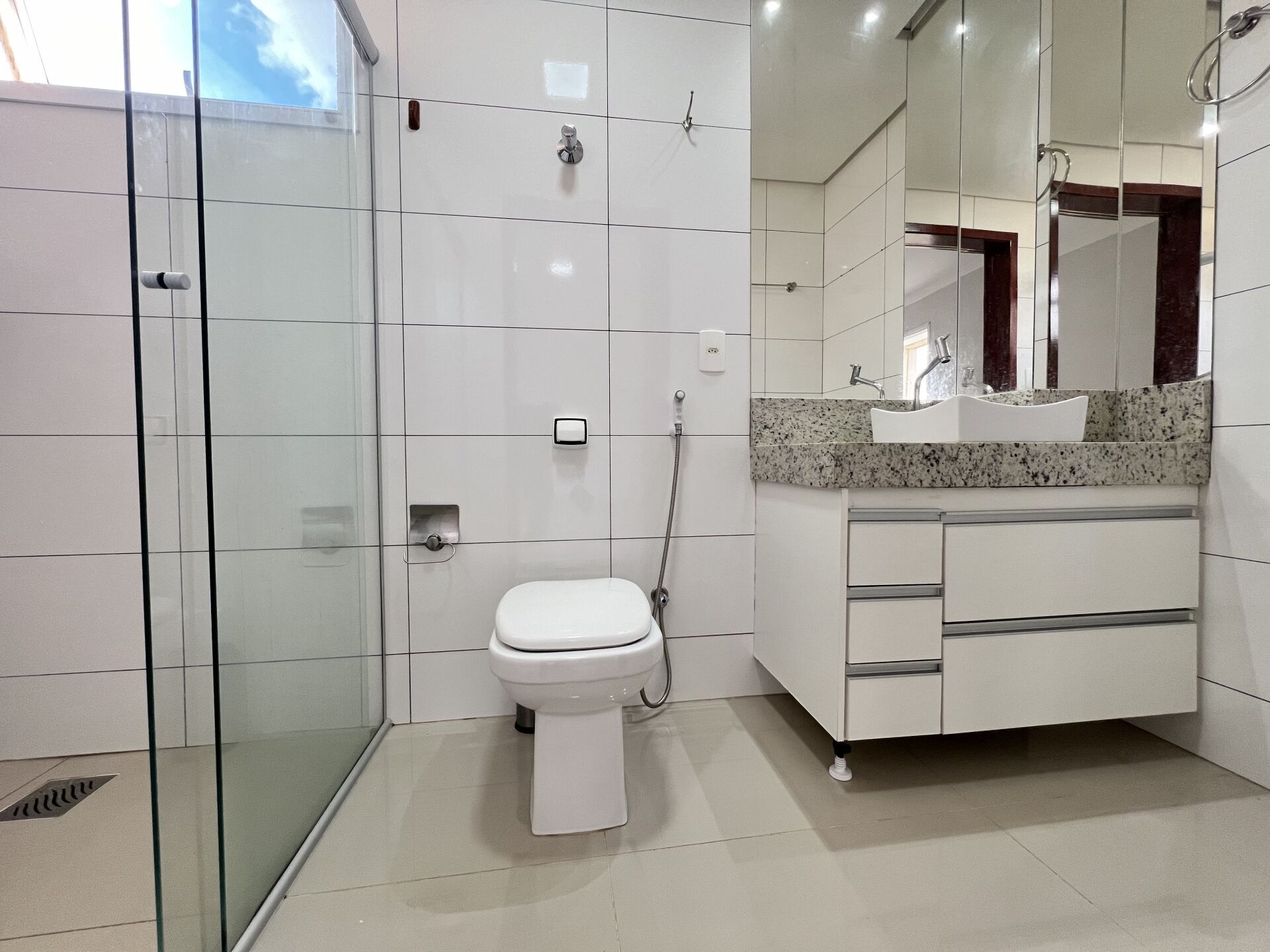 Apartamento à venda com 3 quartos, 107m² - Foto 9