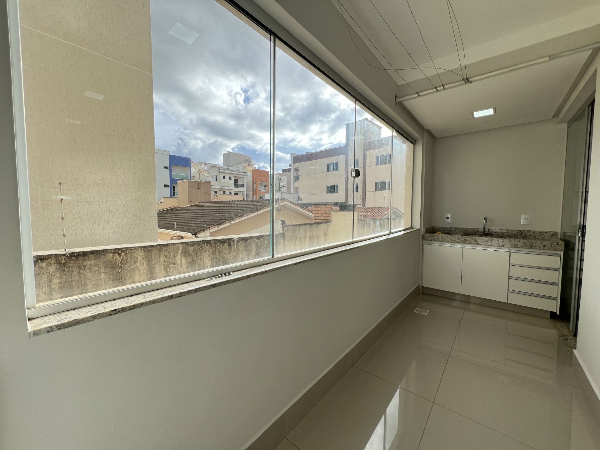 Apartamento à venda com 3 quartos, 107m² - Foto 6