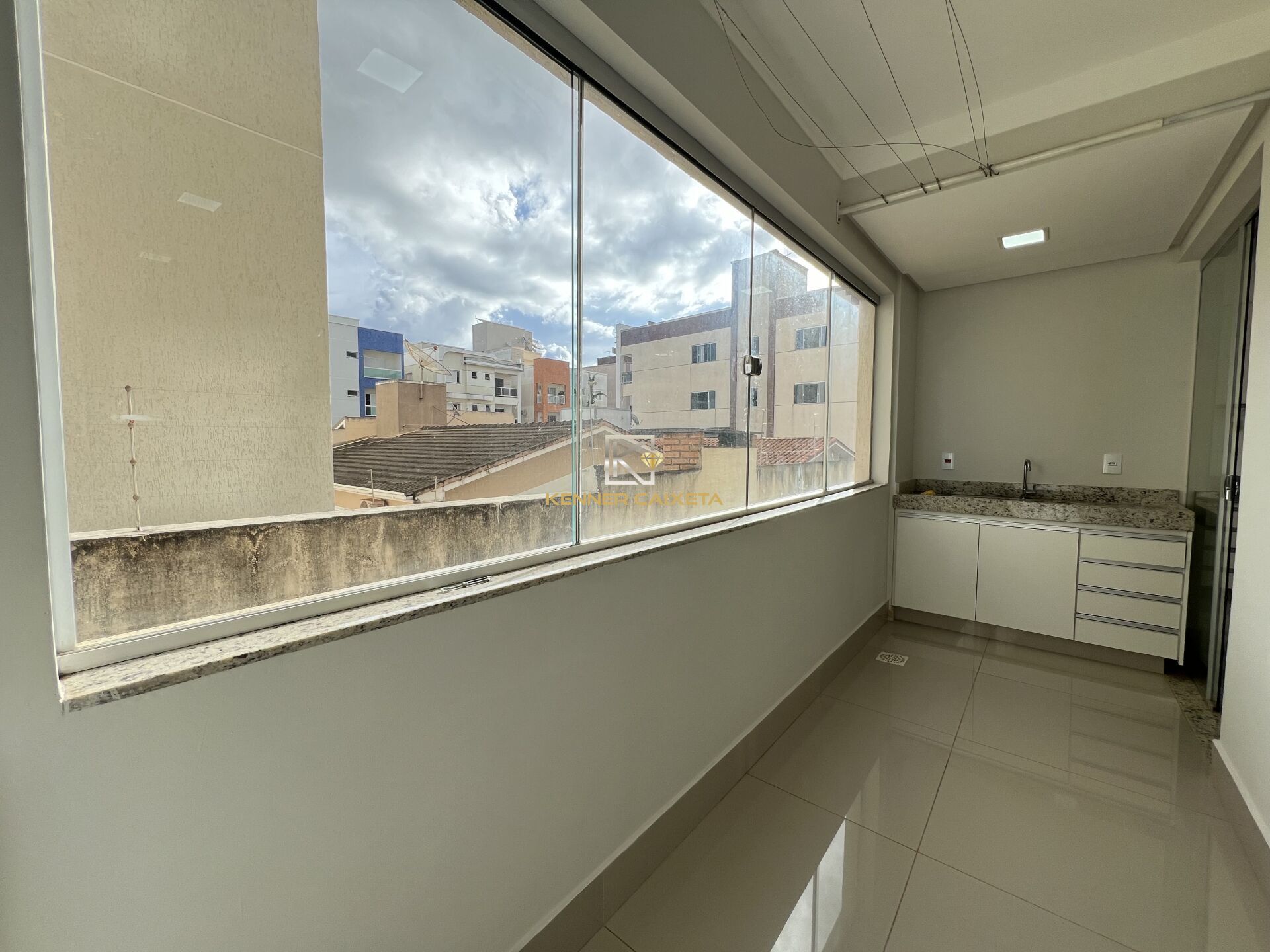 Apartamento à venda com 3 quartos, 107m² - Foto 6