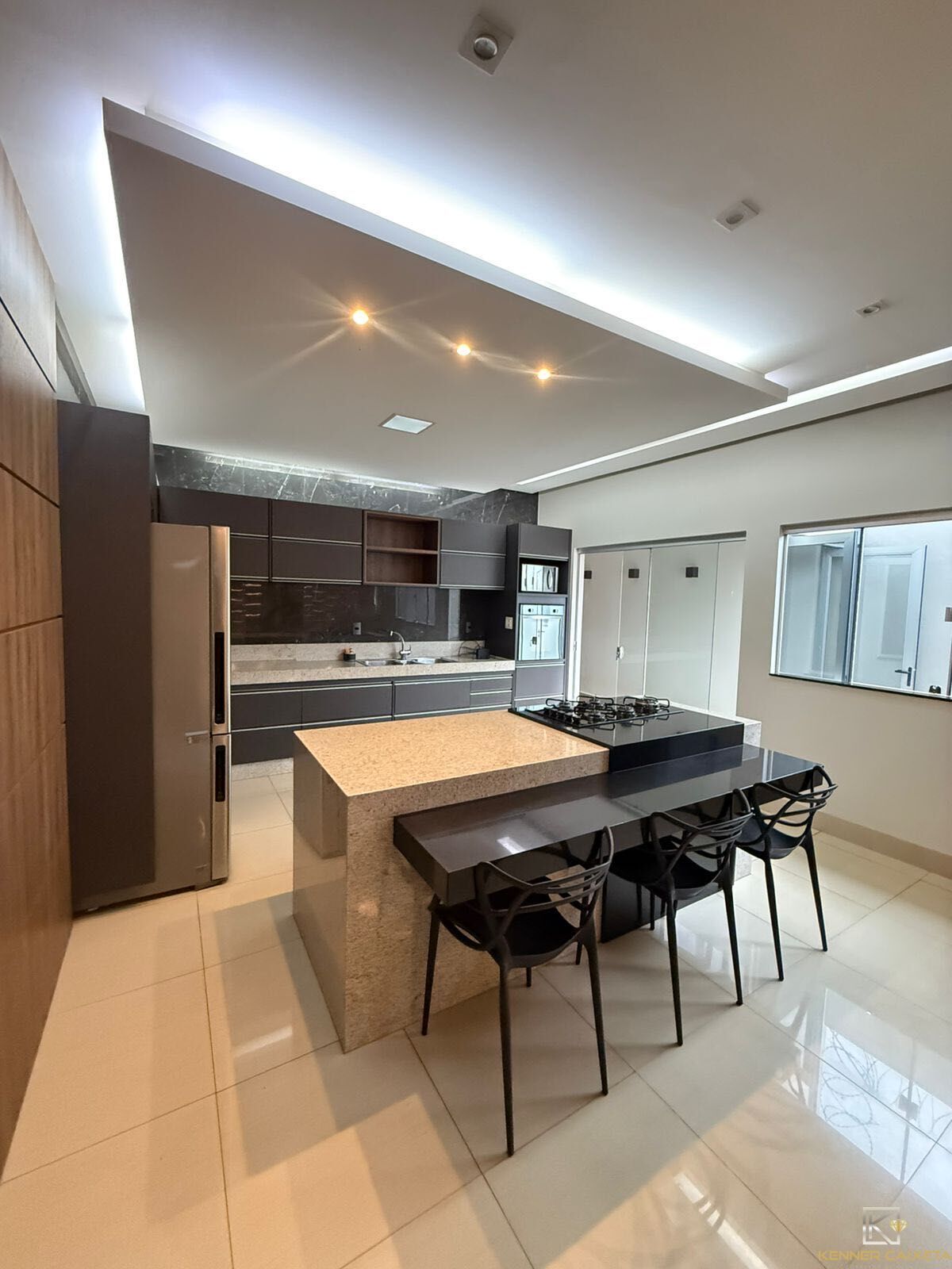 Casa, 3 quartos, 270 m² - Foto 1