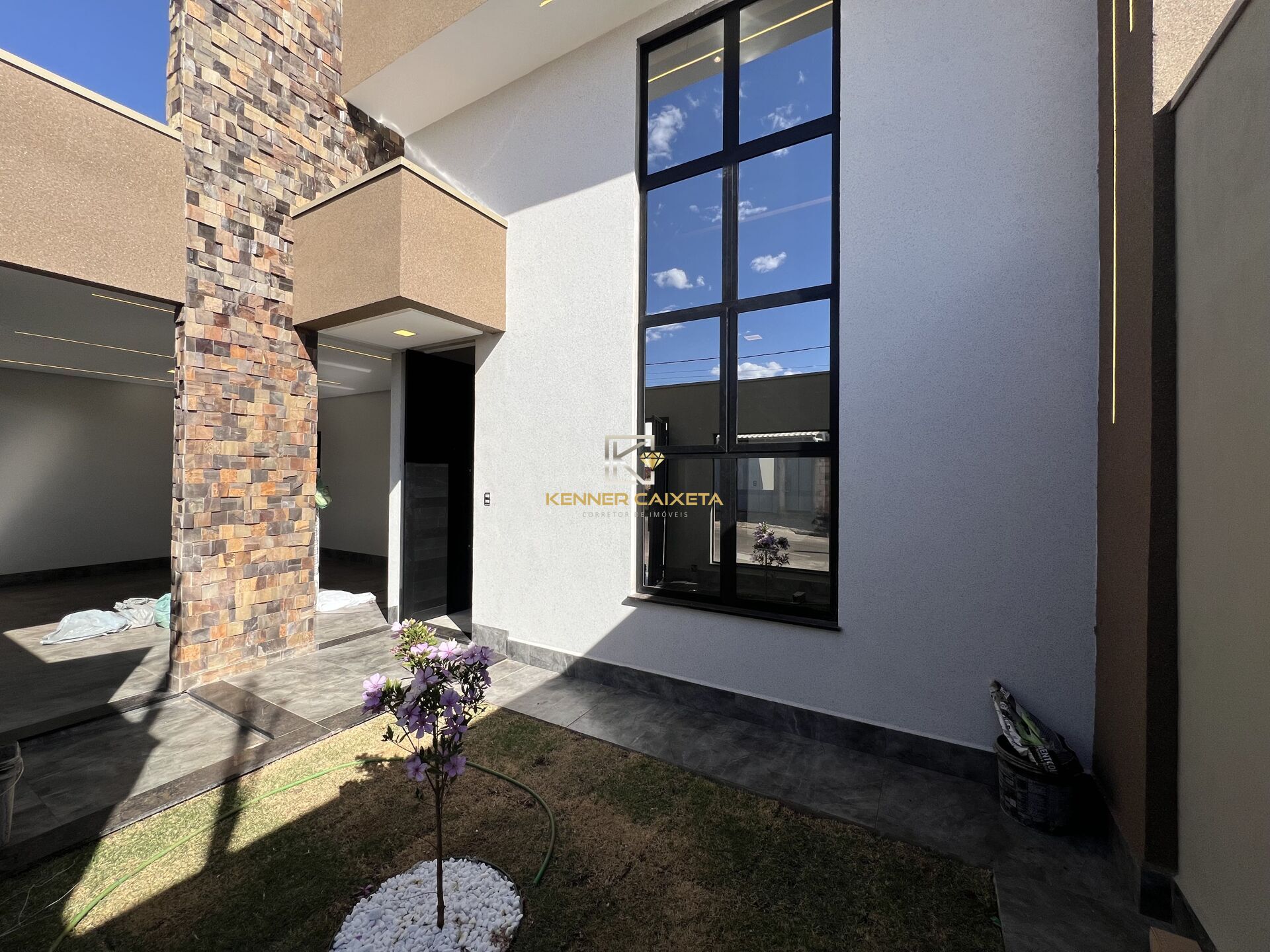 Casa à venda com 3 quartos, 125m² - Foto 1