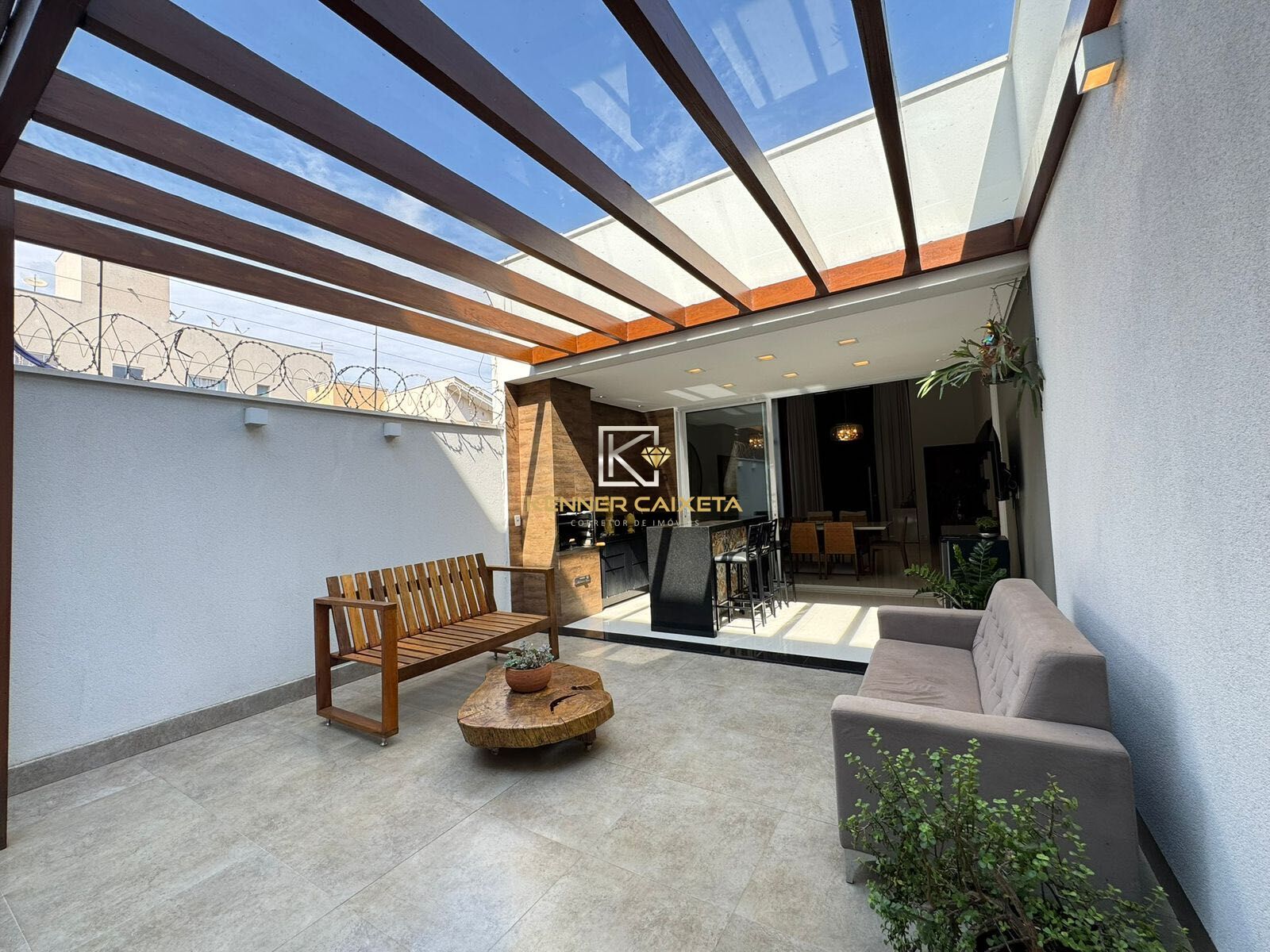 Casa, 3 quartos, 200 m² - Foto 1