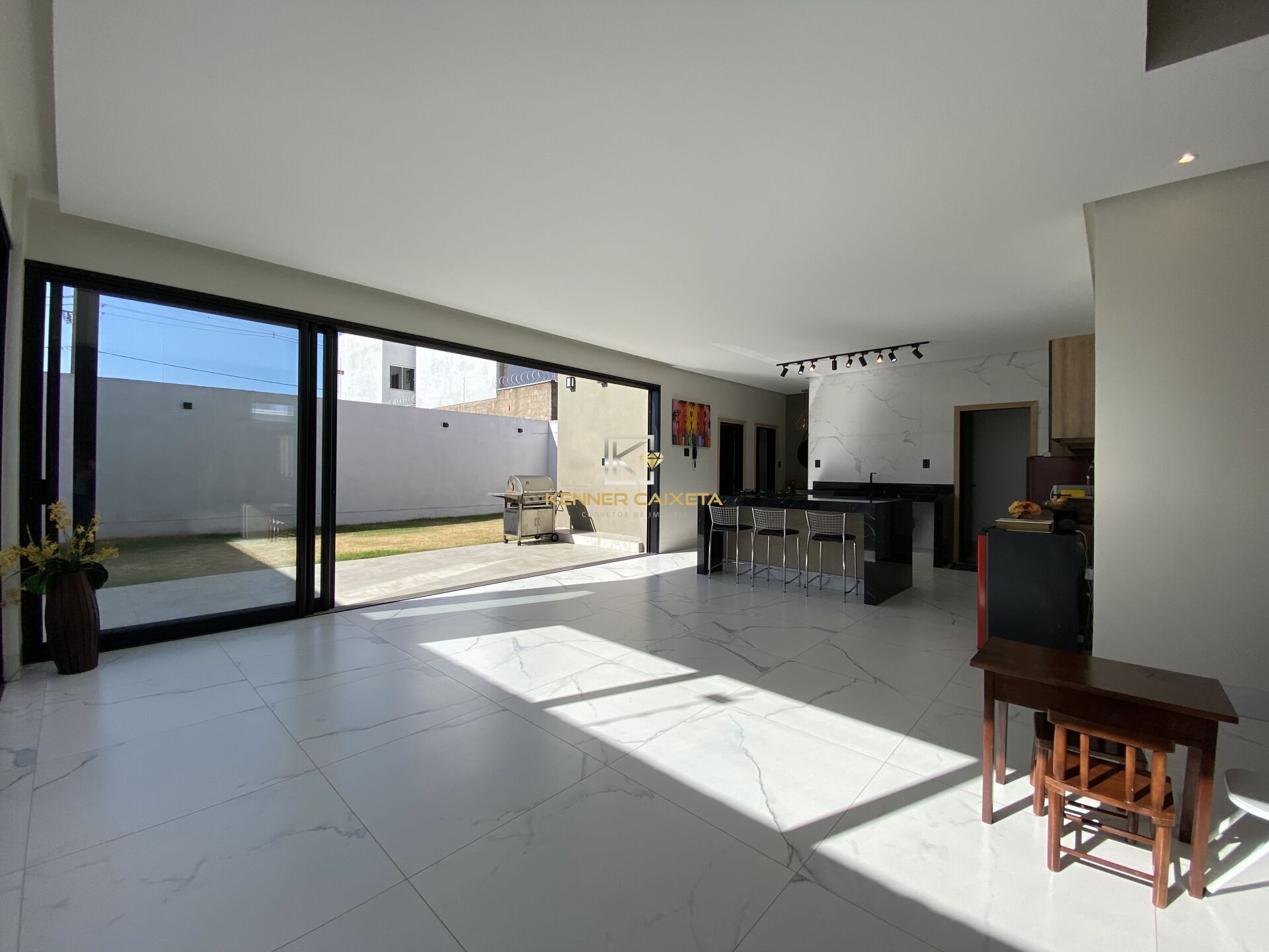 Casa à venda com 3 quartos, 212m² - Foto 10