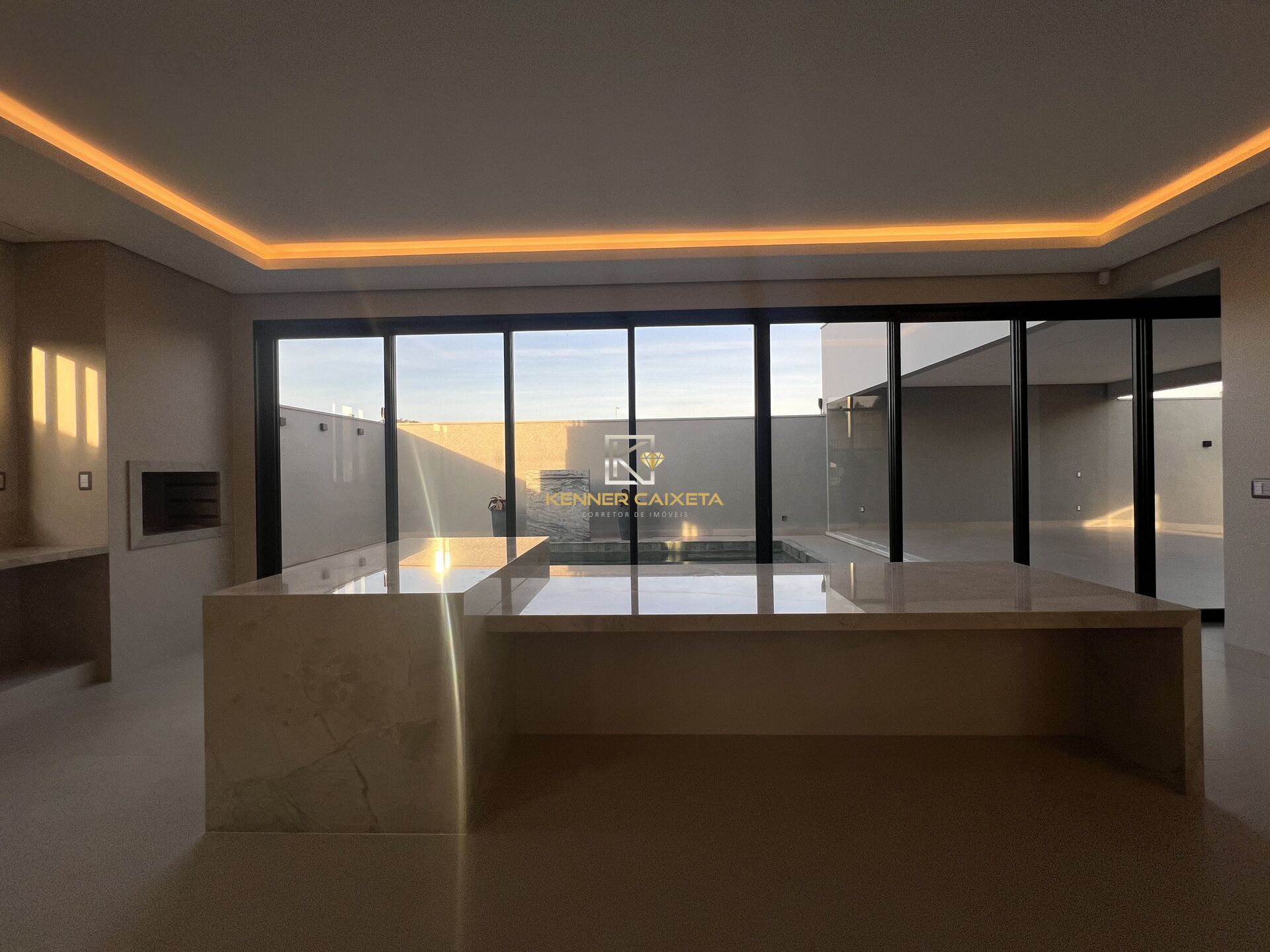 Casa à venda com 4 quartos, 313m² - Foto 17