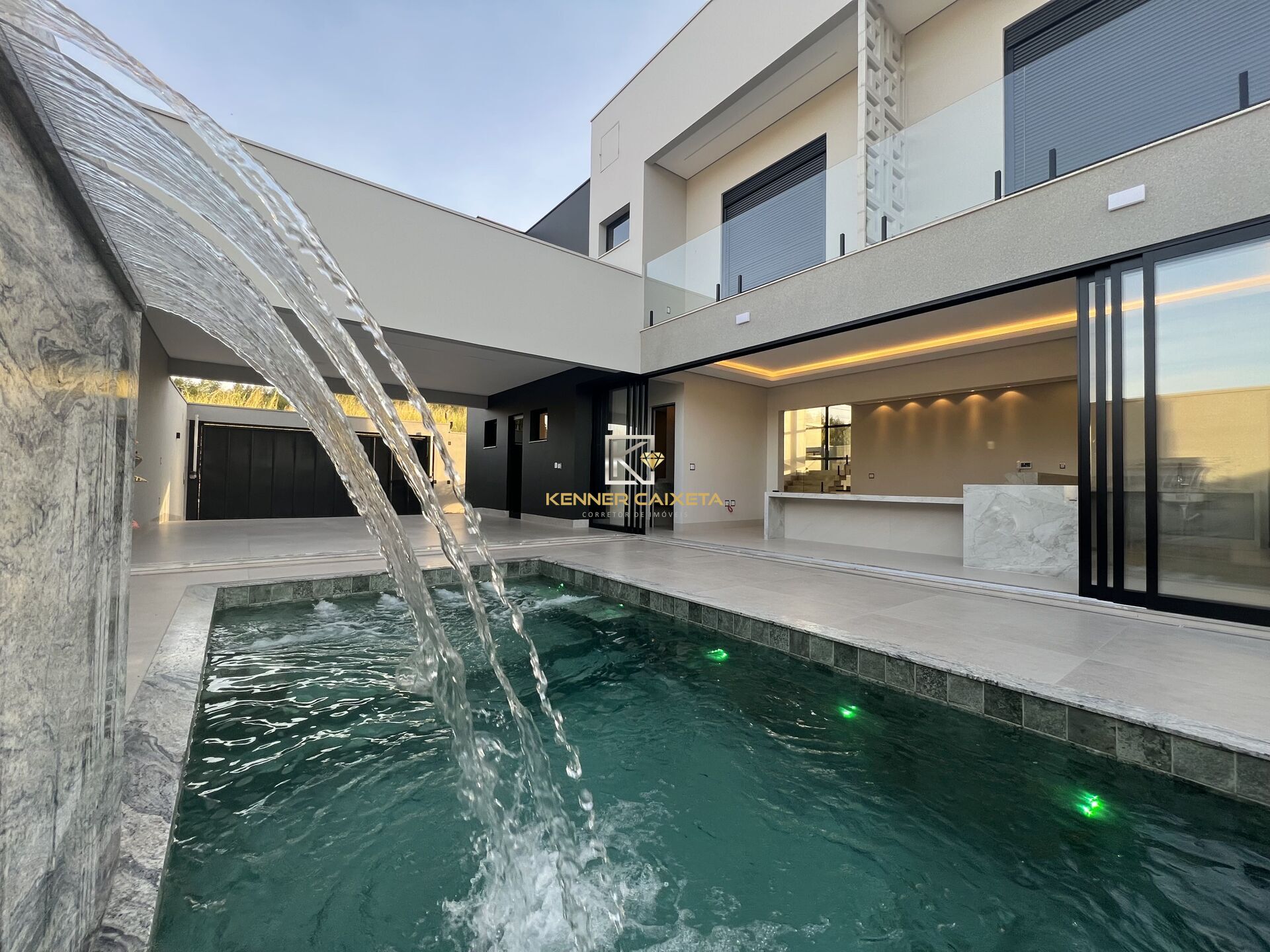 Casa à venda com 4 quartos, 313m² - Foto 20