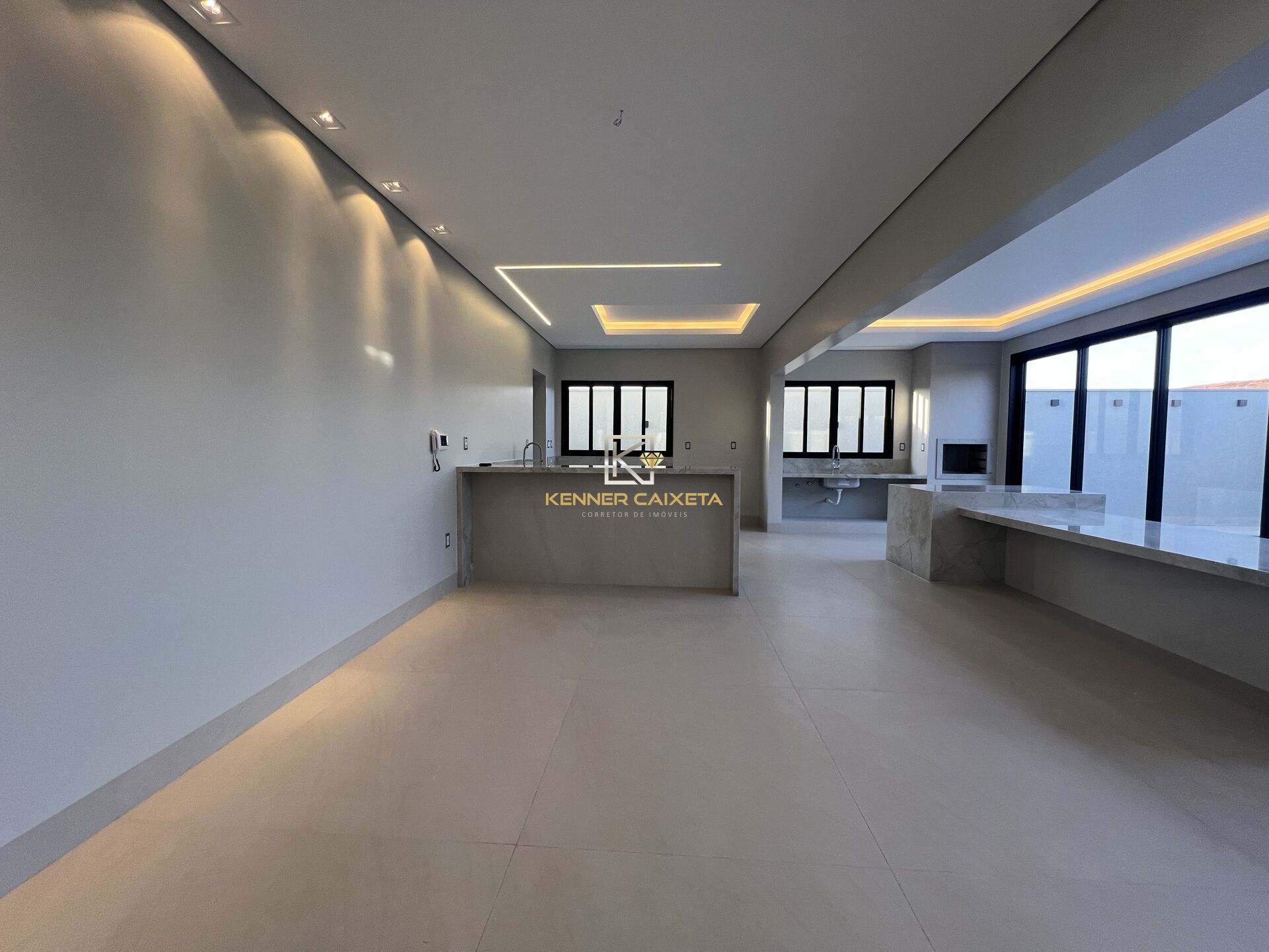 Casa à venda com 4 quartos, 313m² - Foto 12