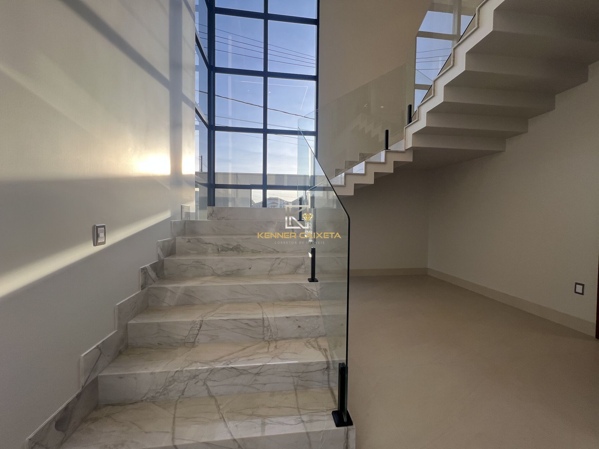 Casa à venda com 4 quartos, 313m² - Foto 11