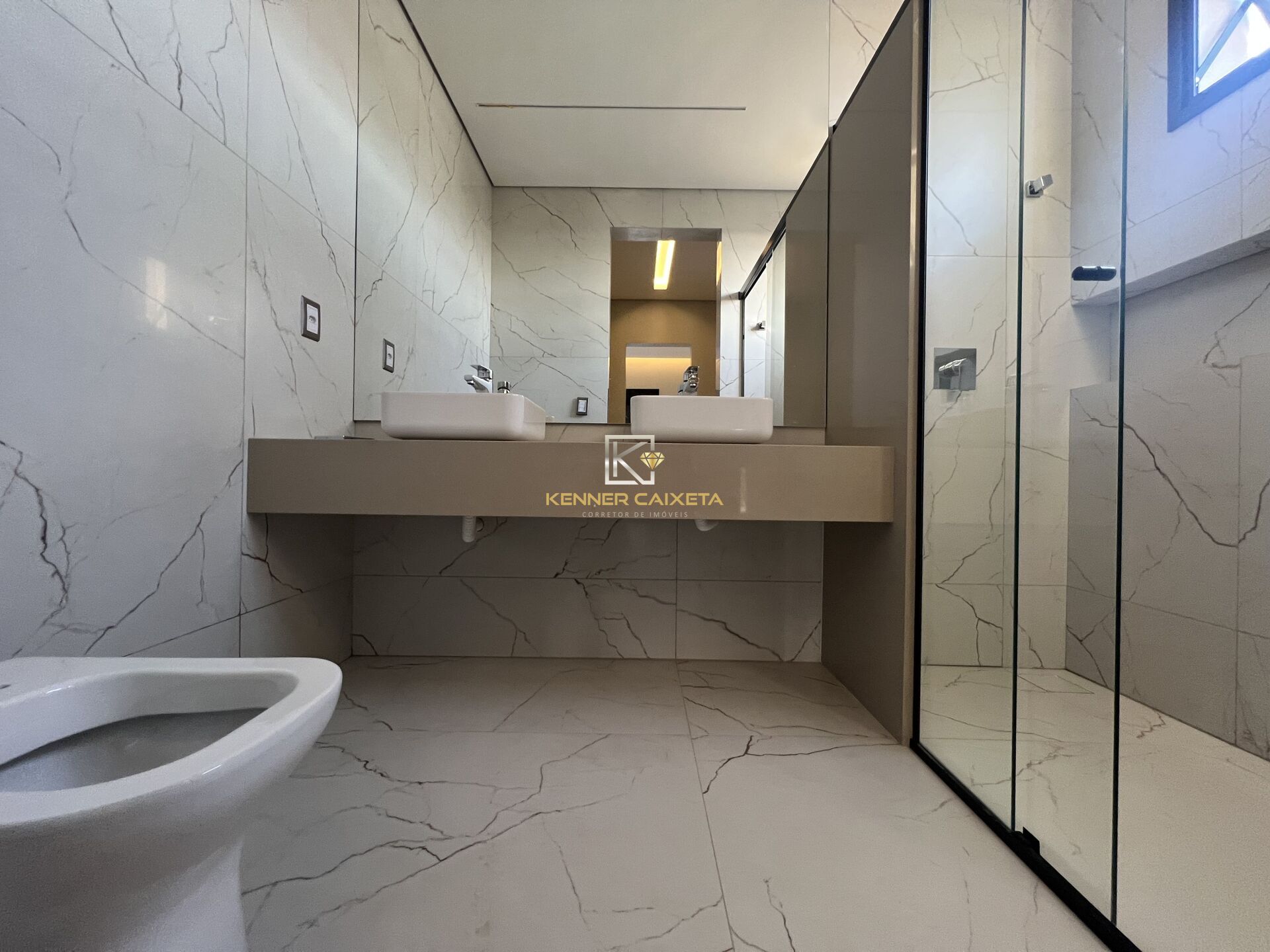 Casa à venda com 4 quartos, 313m² - Foto 30