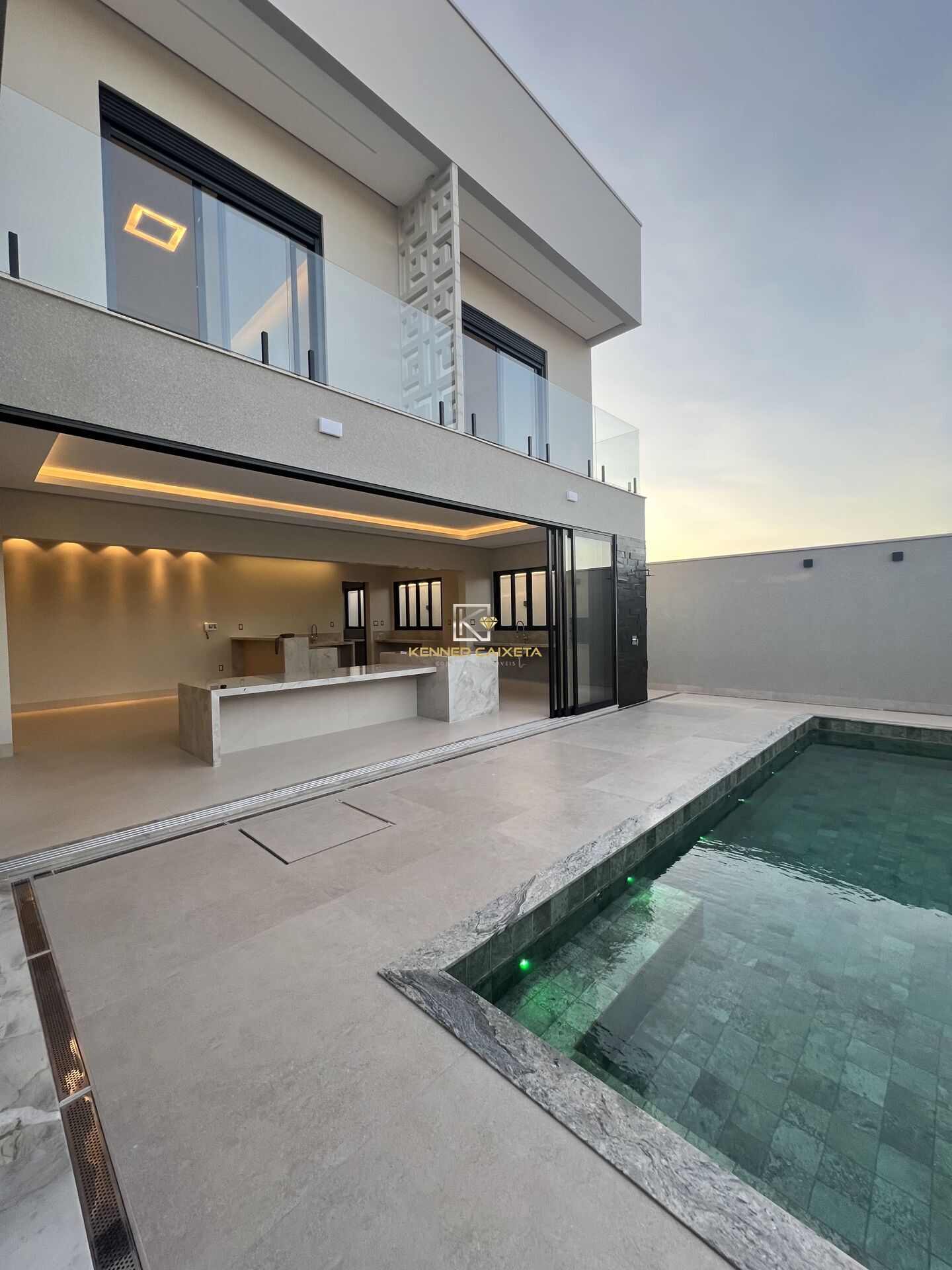 Casa à venda com 4 quartos, 313m² - Foto 6
