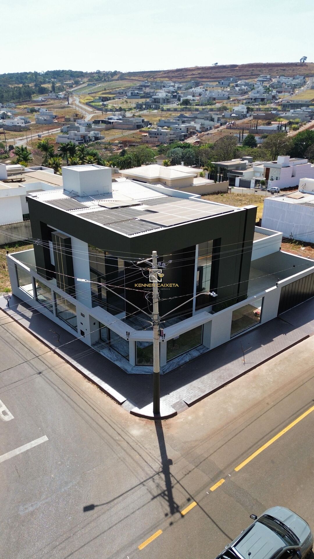 Casa à venda com 4 quartos, 313m² - Foto 4