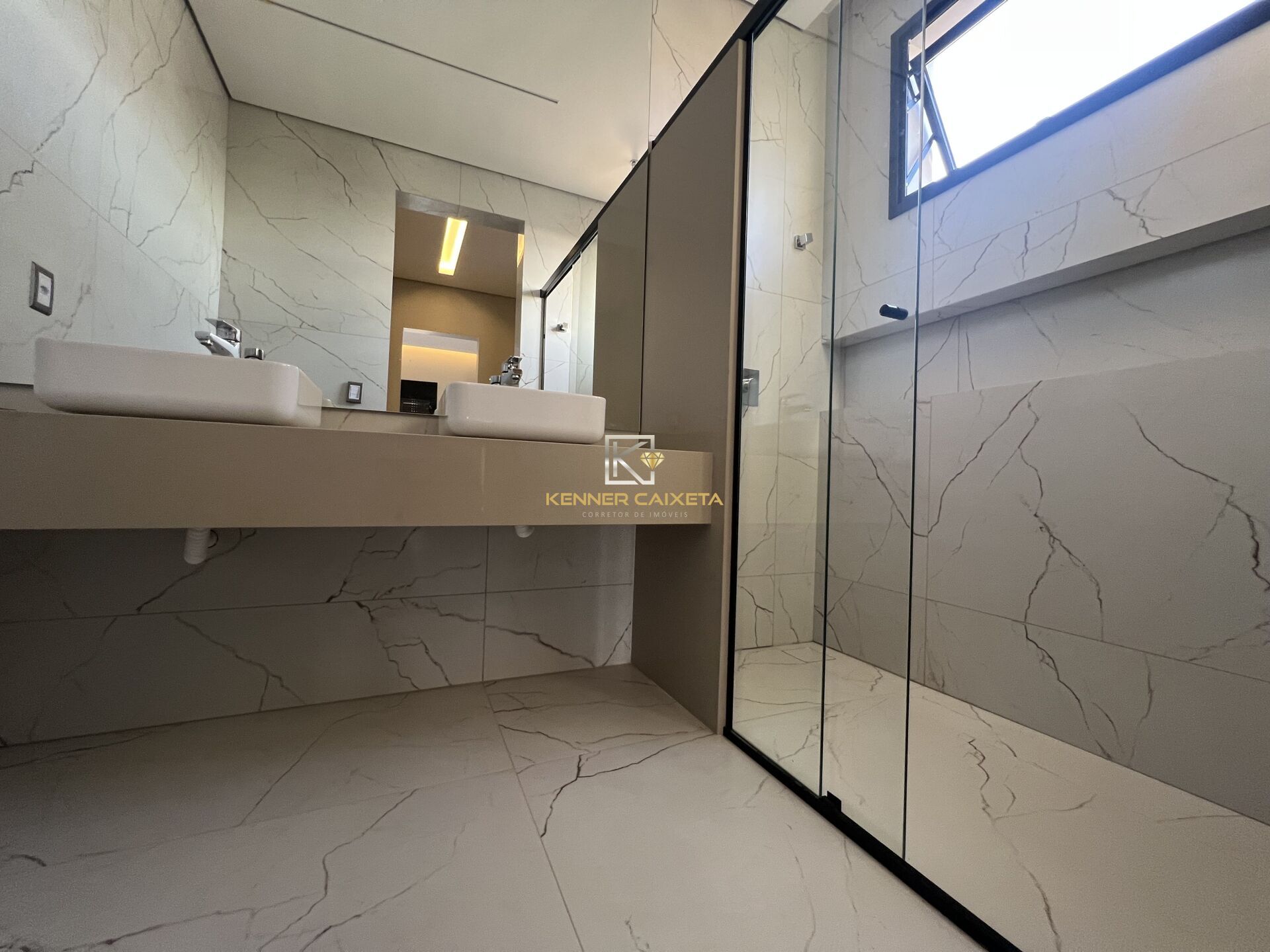Casa à venda com 4 quartos, 313m² - Foto 29