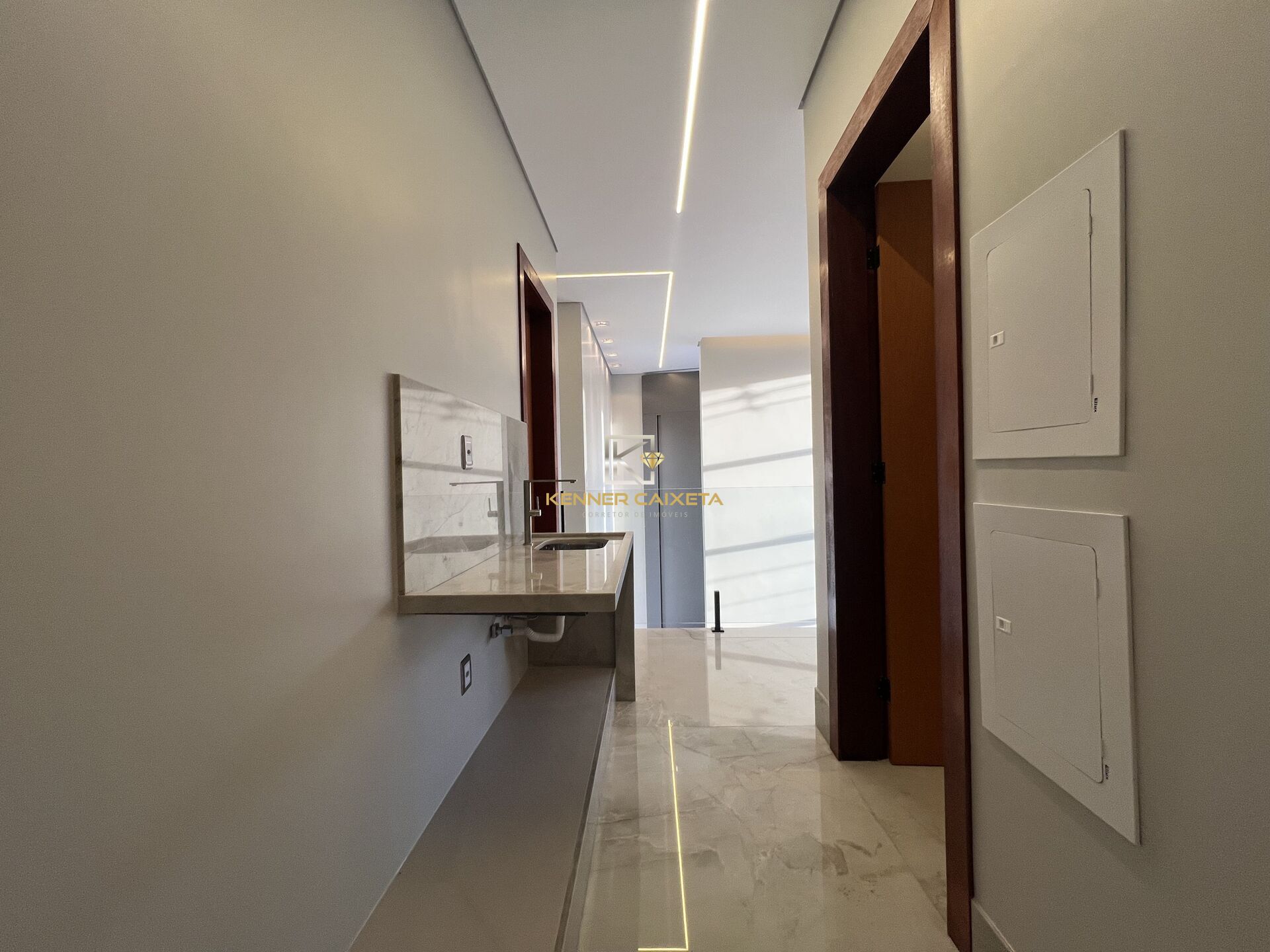 Casa à venda com 4 quartos, 313m² - Foto 18