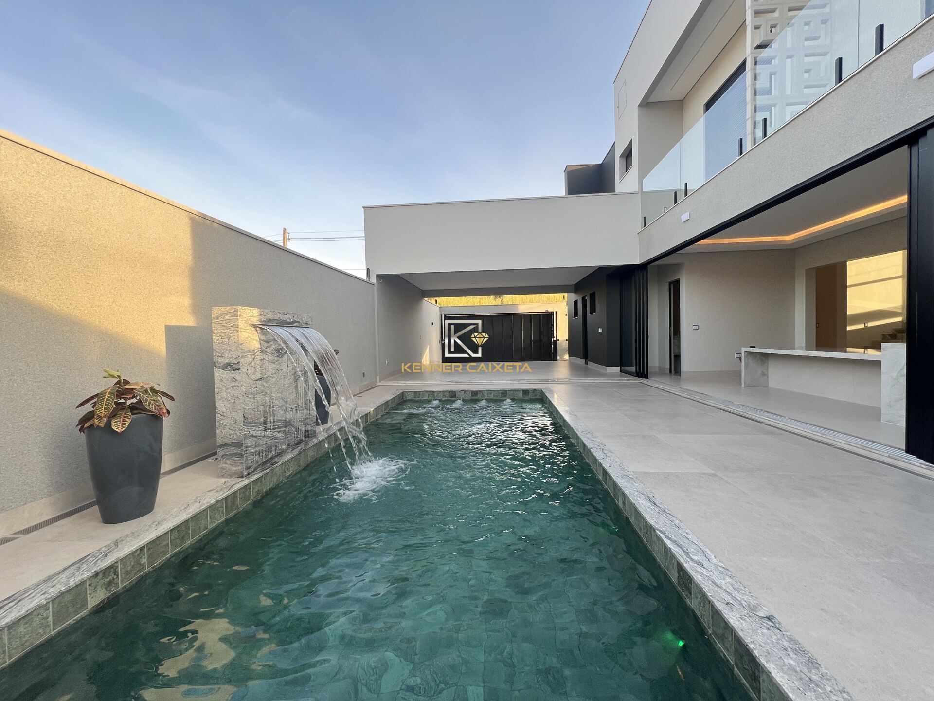 Casa à venda com 4 quartos, 313m² - Foto 22