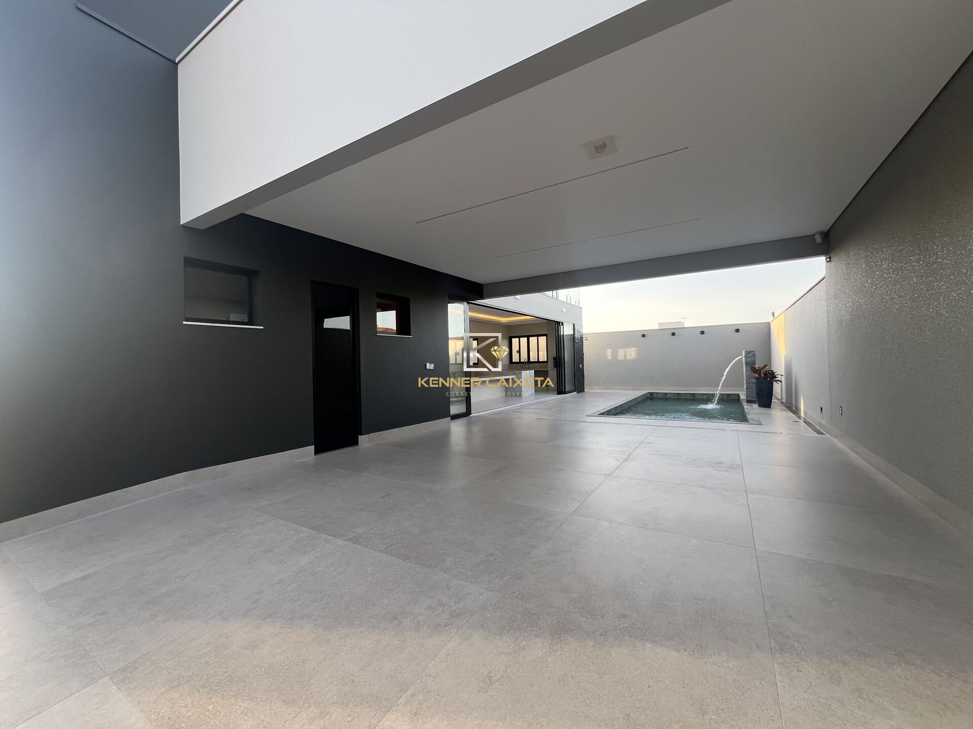 Casa à venda com 4 quartos, 313m² - Foto 8