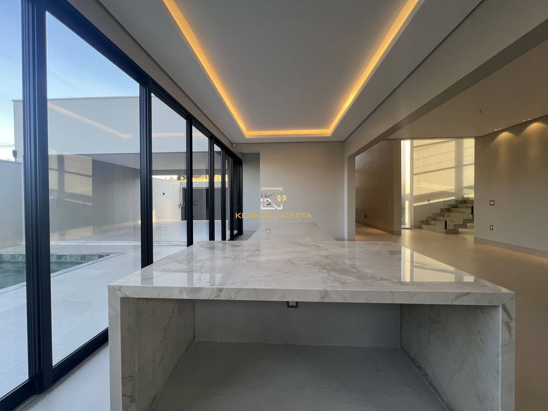 Casa à venda com 4 quartos, 313m² - Foto 16