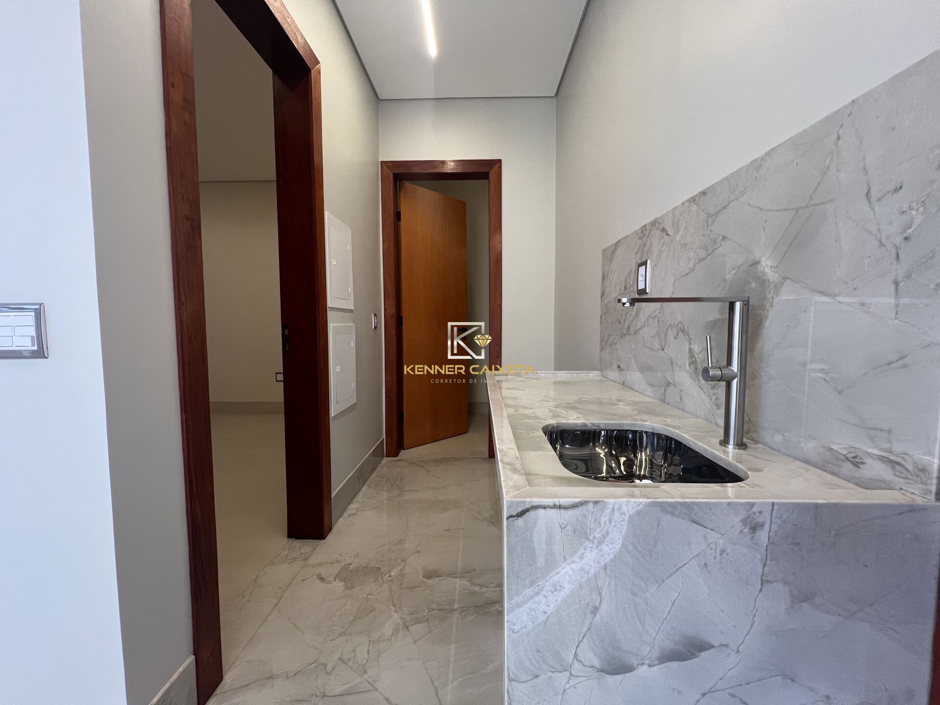 Casa à venda com 4 quartos, 313m² - Foto 26