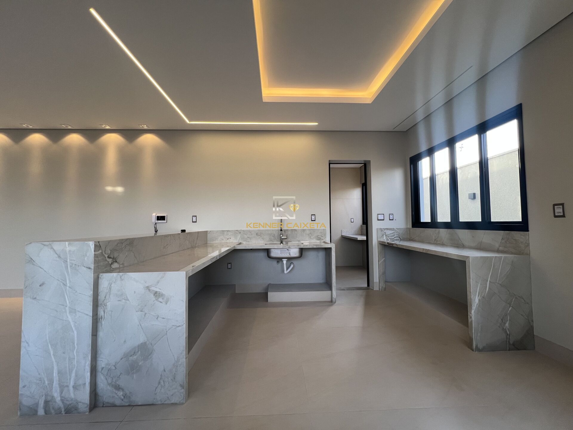 Casa à venda com 4 quartos, 313m² - Foto 13