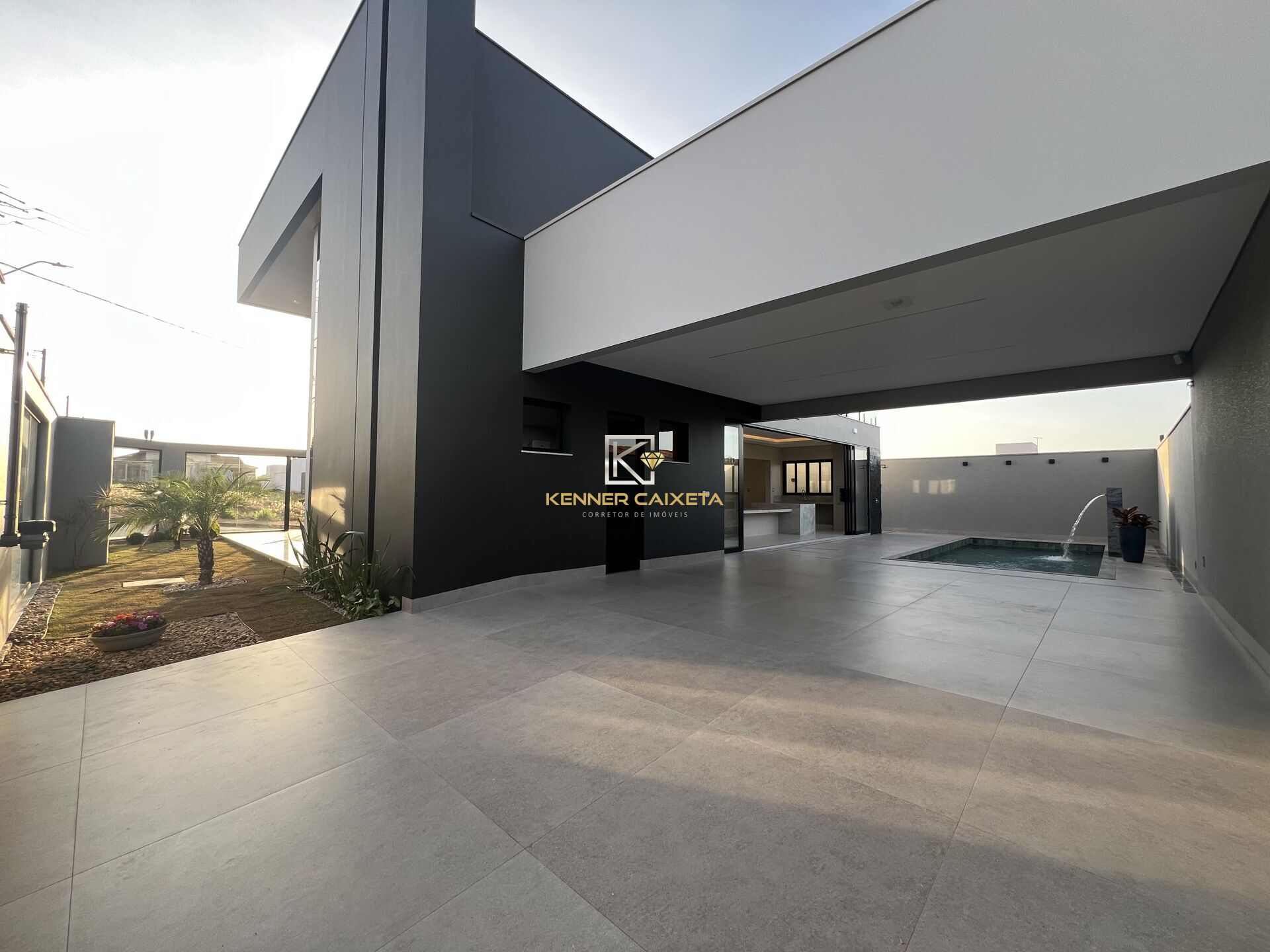 Casa à venda com 4 quartos, 313m² - Foto 7