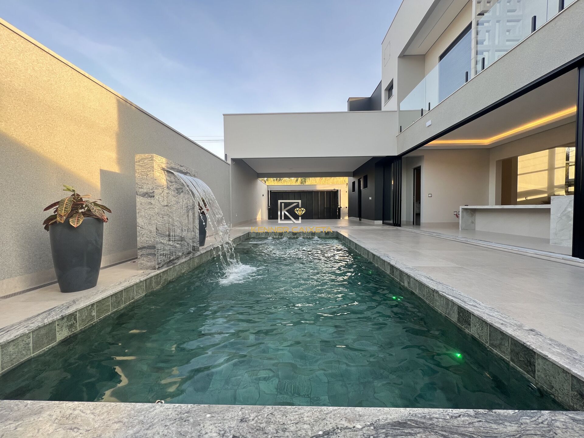 Casa à venda com 4 quartos, 313m² - Foto 21