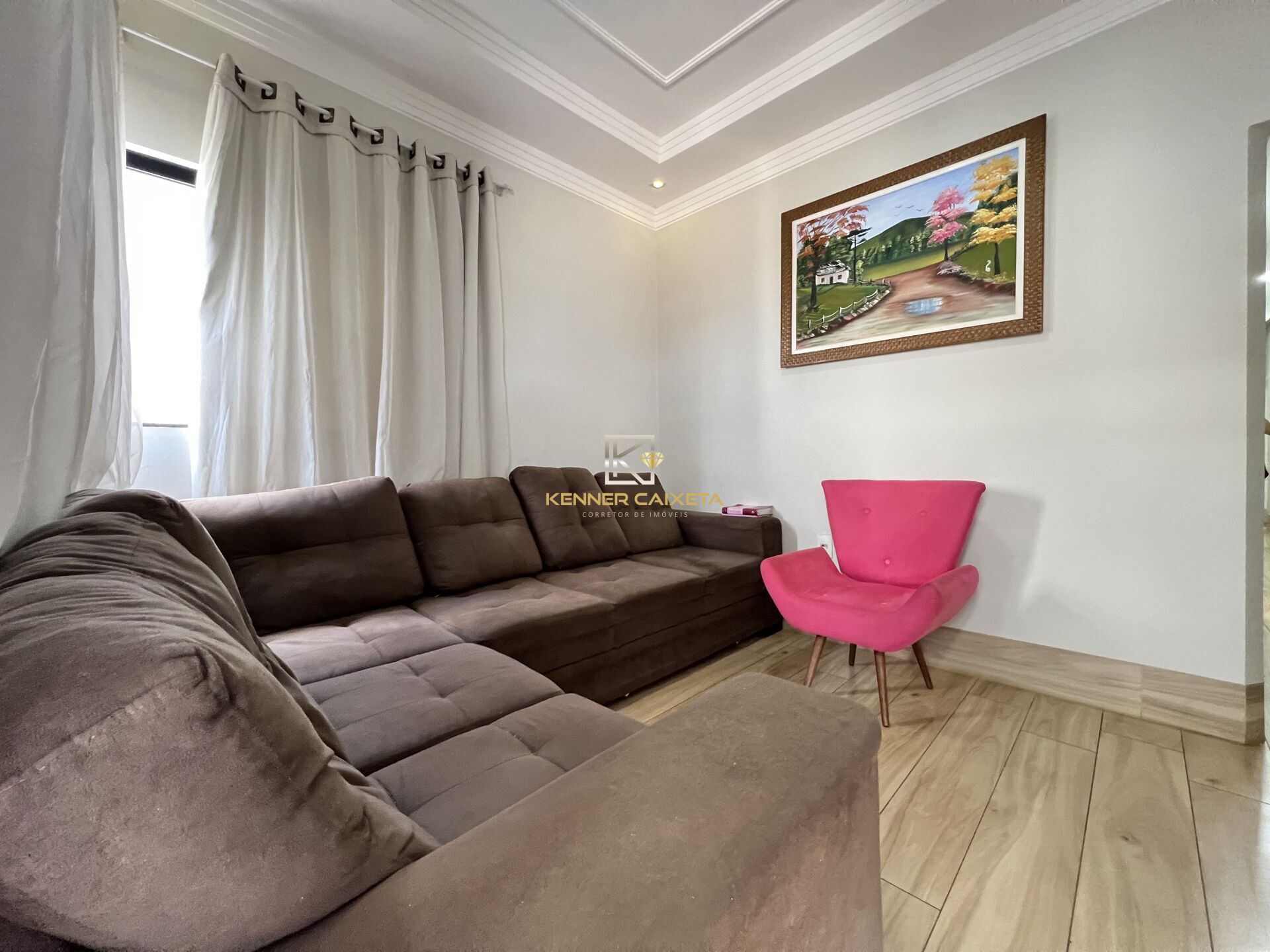 Casa à venda com 5 quartos, 230m² - Foto 4