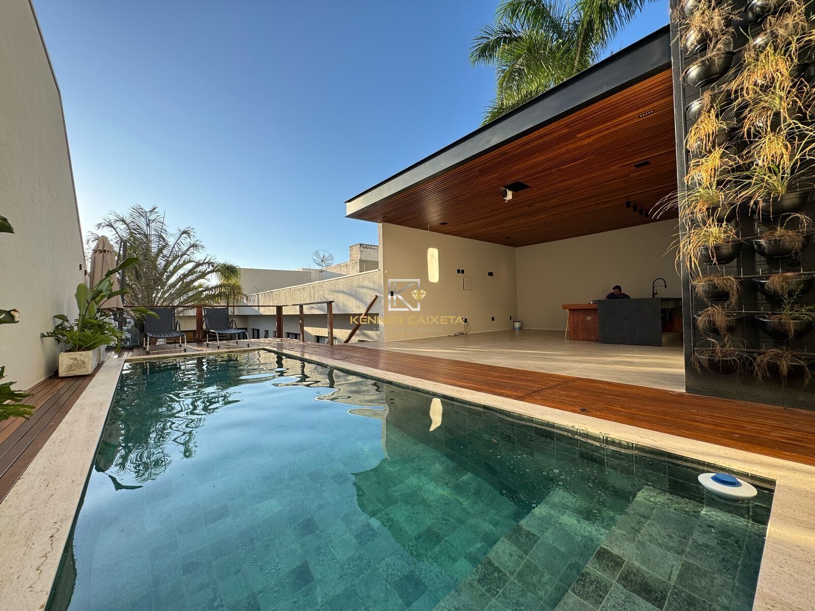 Casa à venda com 3 quartos, 270m² - Foto 1