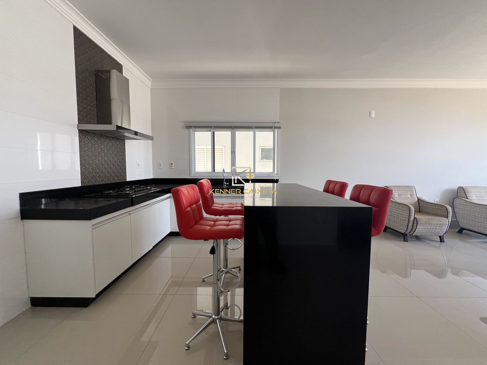 Apartamento à venda com 3 quartos, 100m² - Foto 2