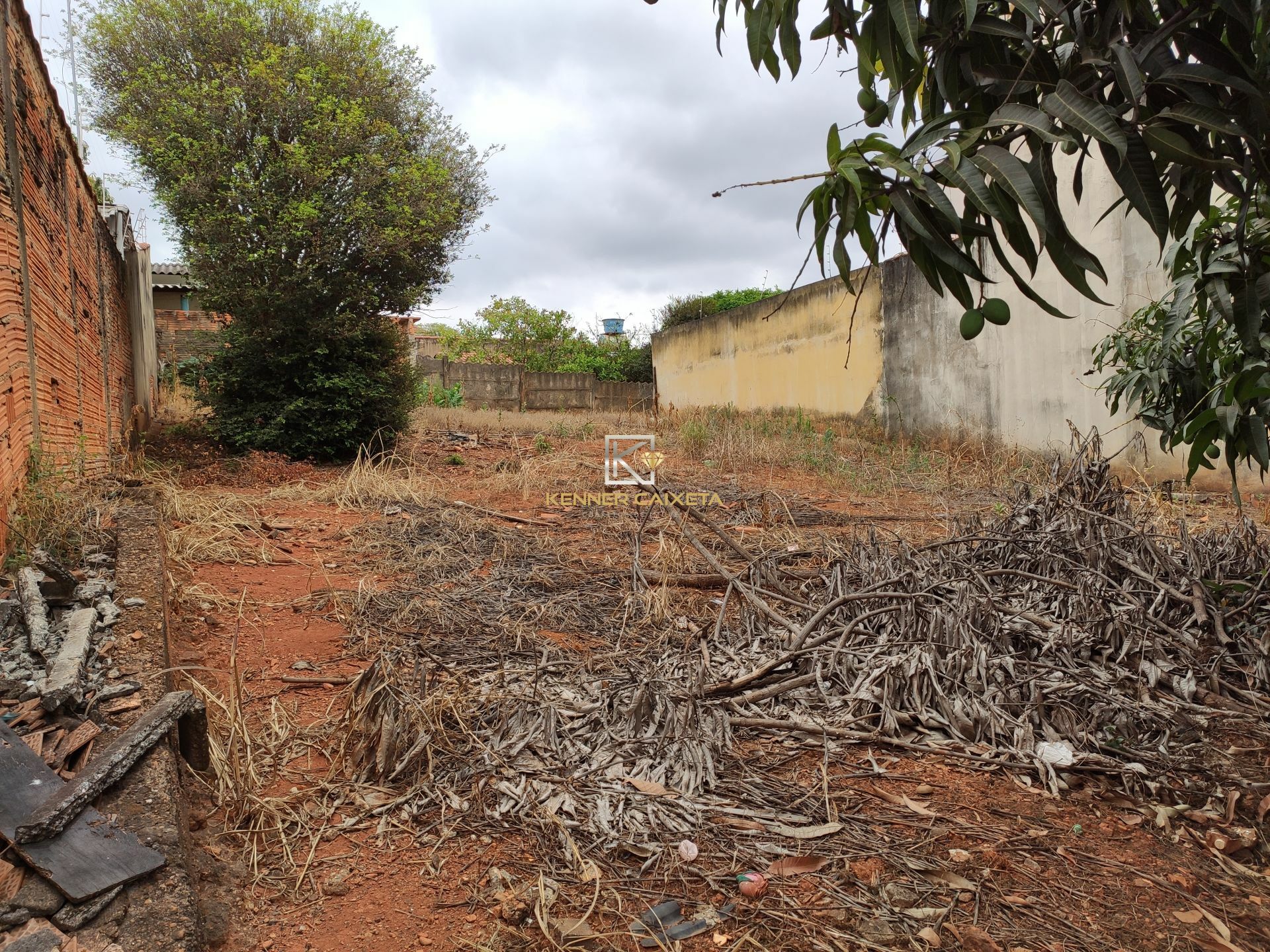 Terreno à venda, 300m² - Foto 1