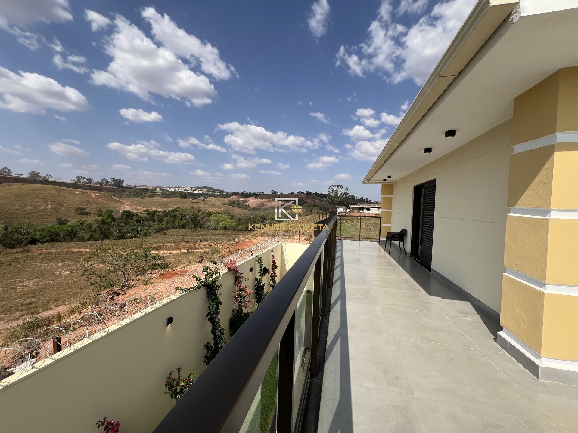 Casa à venda com 4 quartos, 255m² - Foto 34