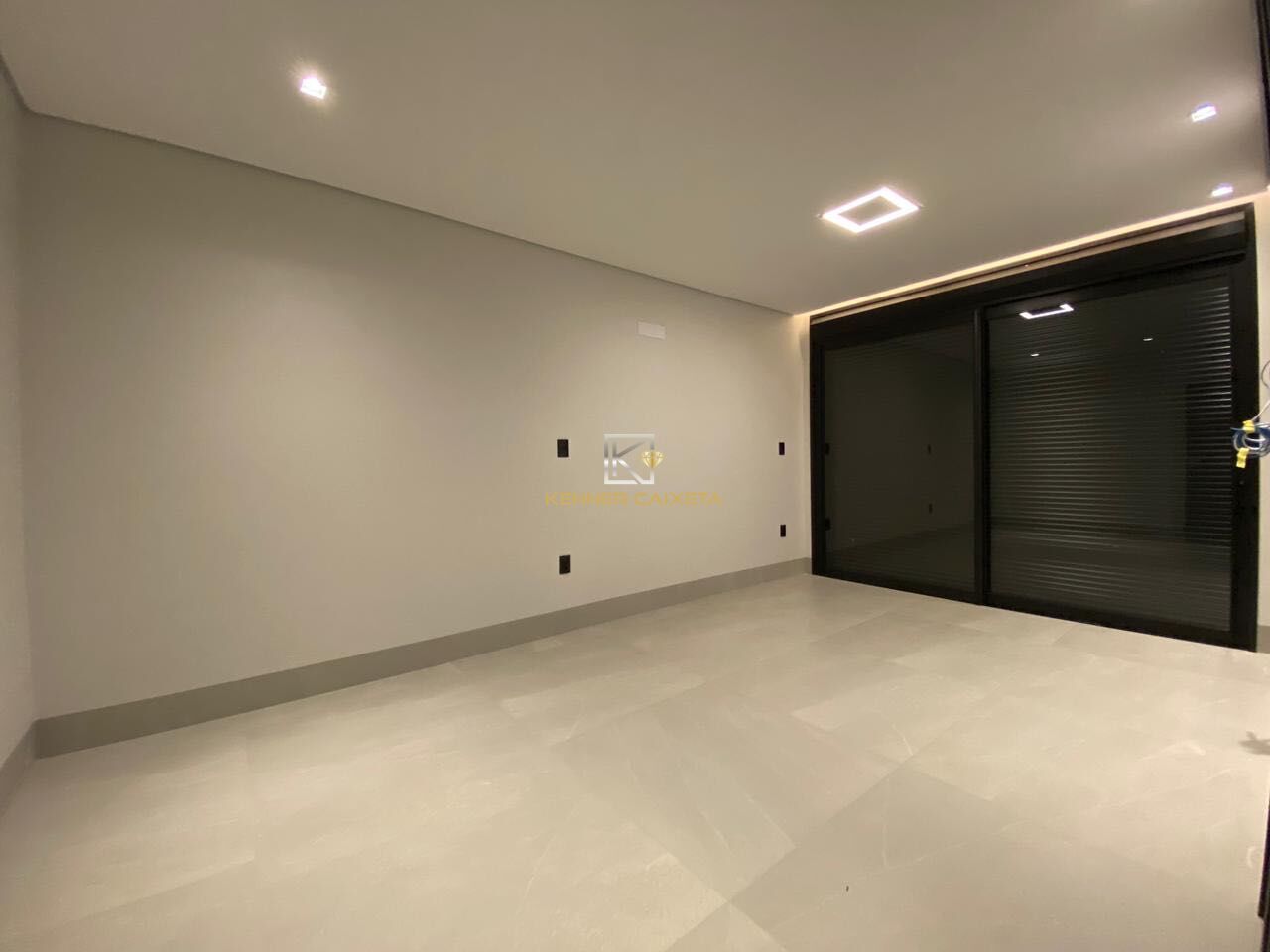 Casa à venda com 3 quartos, 210m² - Foto 9