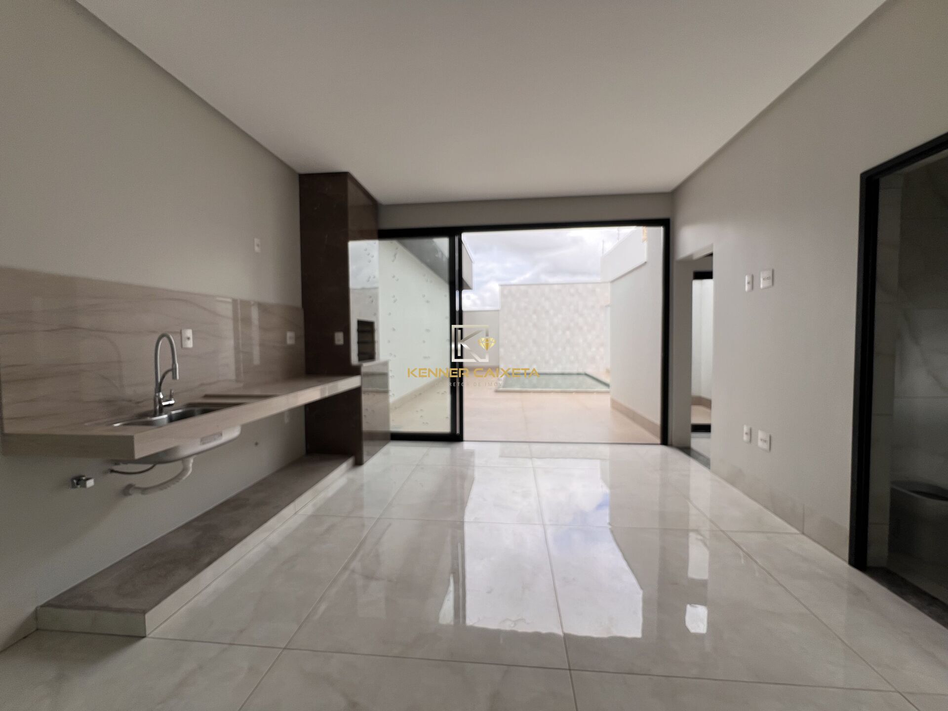 Casa à venda com 3 quartos, 200m² - Foto 7