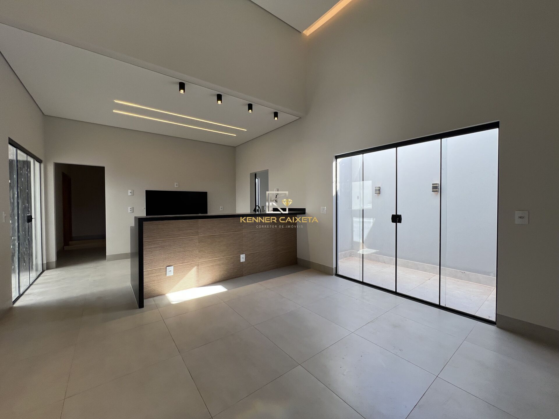Casa à venda com 3 quartos, 159m² - Foto 1