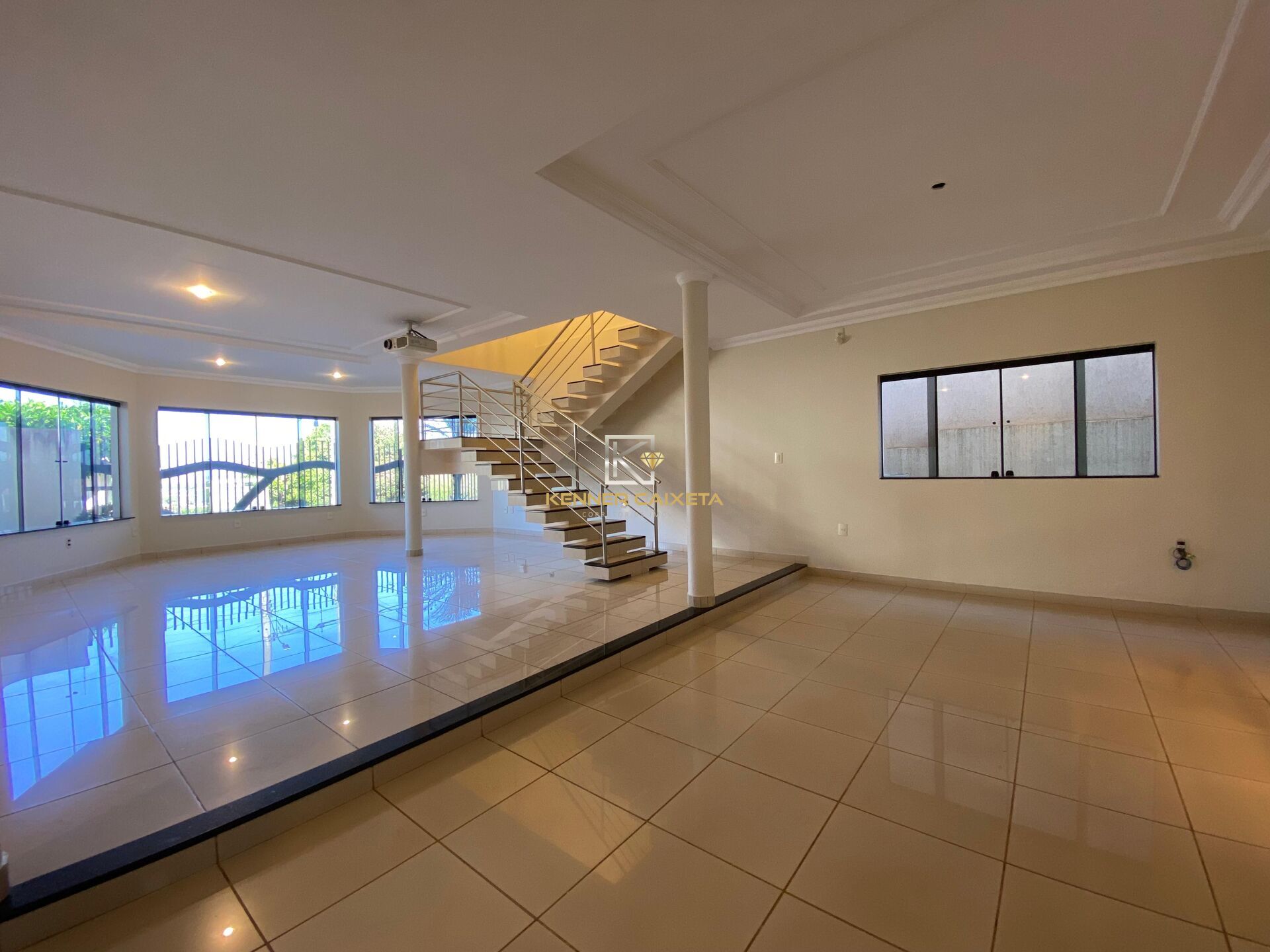 Casa à venda com 4 quartos, 348m² - Foto 13