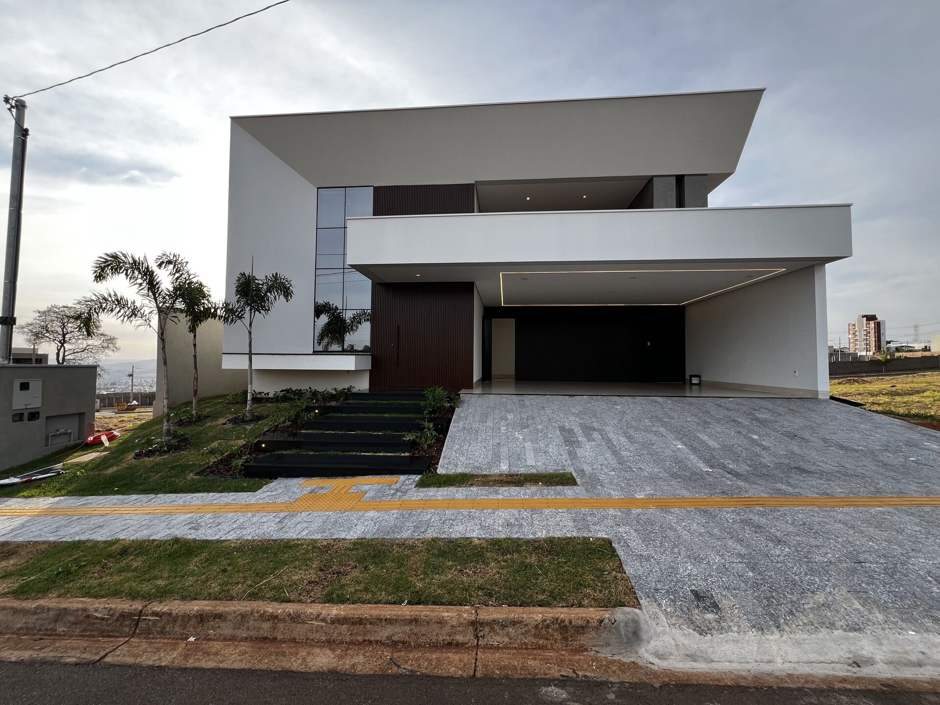 Casa, 4 quartos, 298 m² - Foto 1