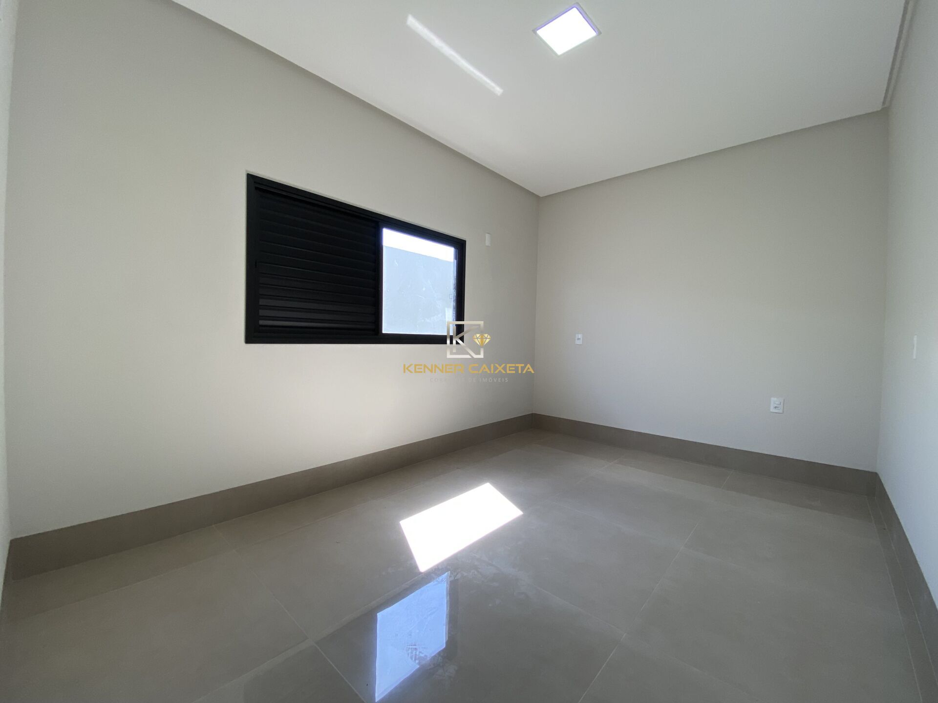 Casa à venda com 3 quartos, 182m² - Foto 5