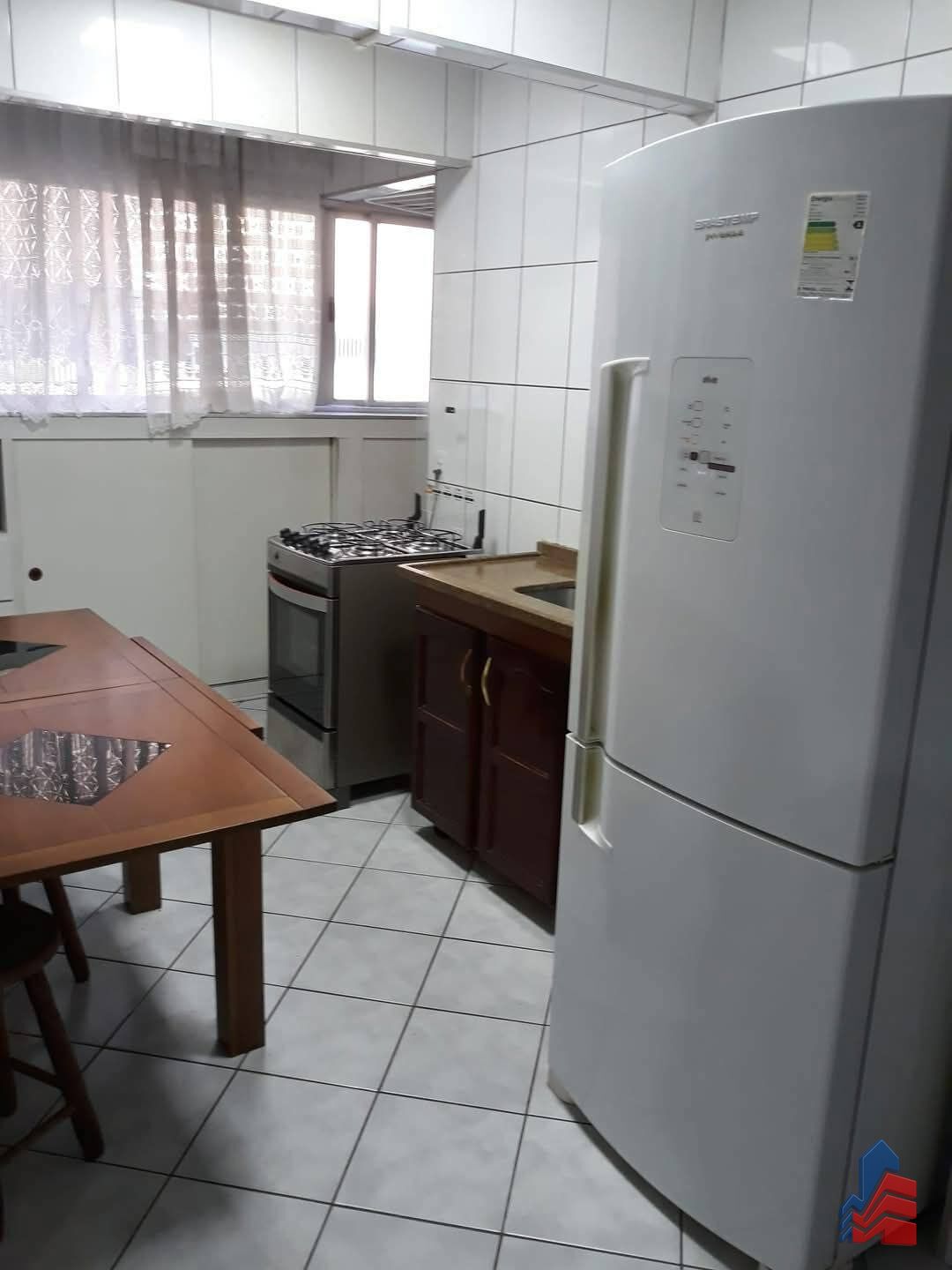 Apartamento à venda com 2 quartos, 64m² - Foto 1