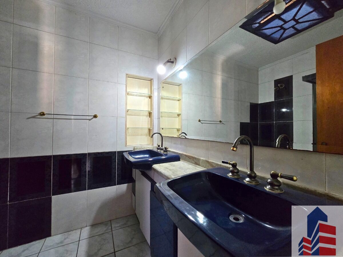 Sobrado à venda com 4 quartos, 320m² - Foto 16