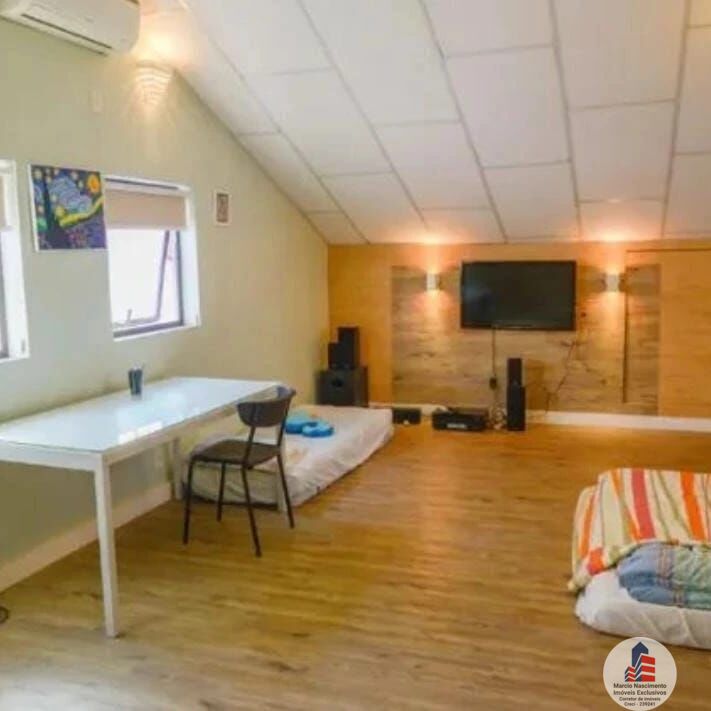 Casa à venda com 2 quartos, 120m² - Foto 4