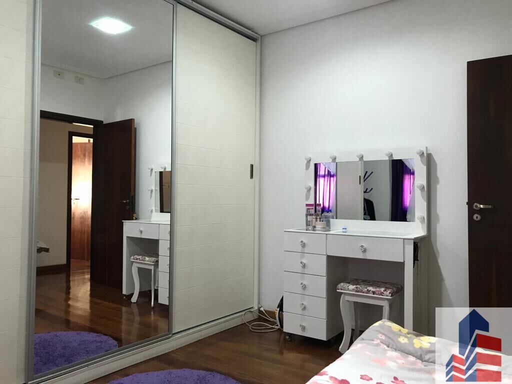 Casa à venda com 5 quartos, 200m² - Foto 8