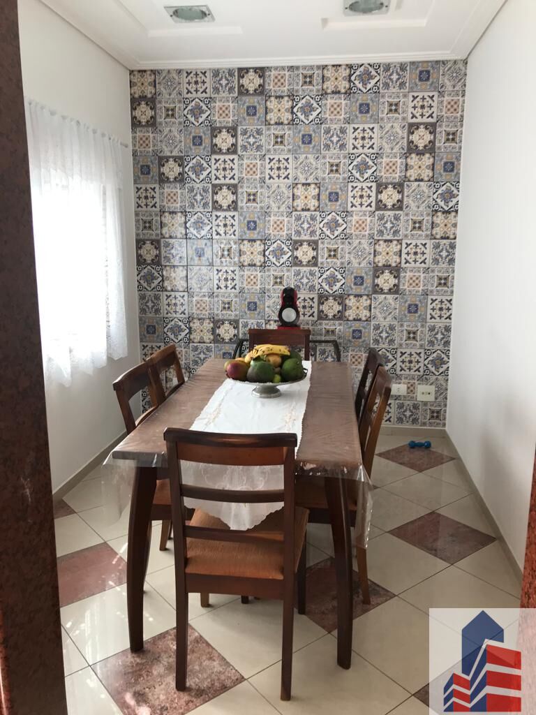 Casa à venda com 5 quartos, 200m² - Foto 3